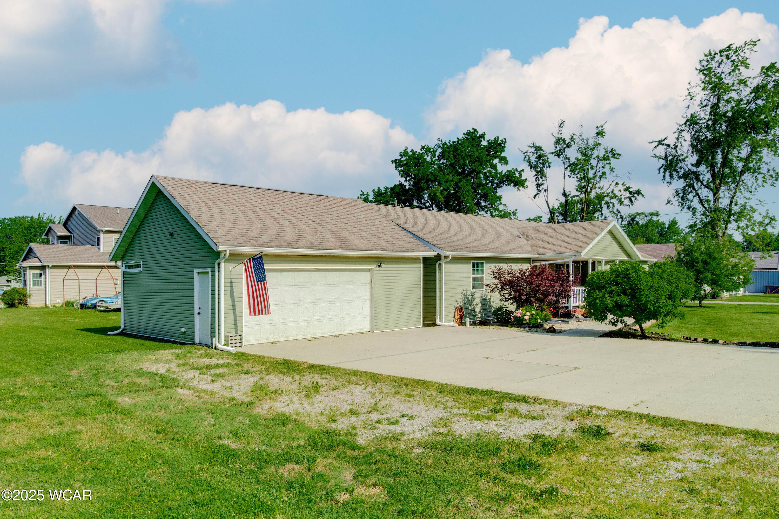 1800 Garland photo 3