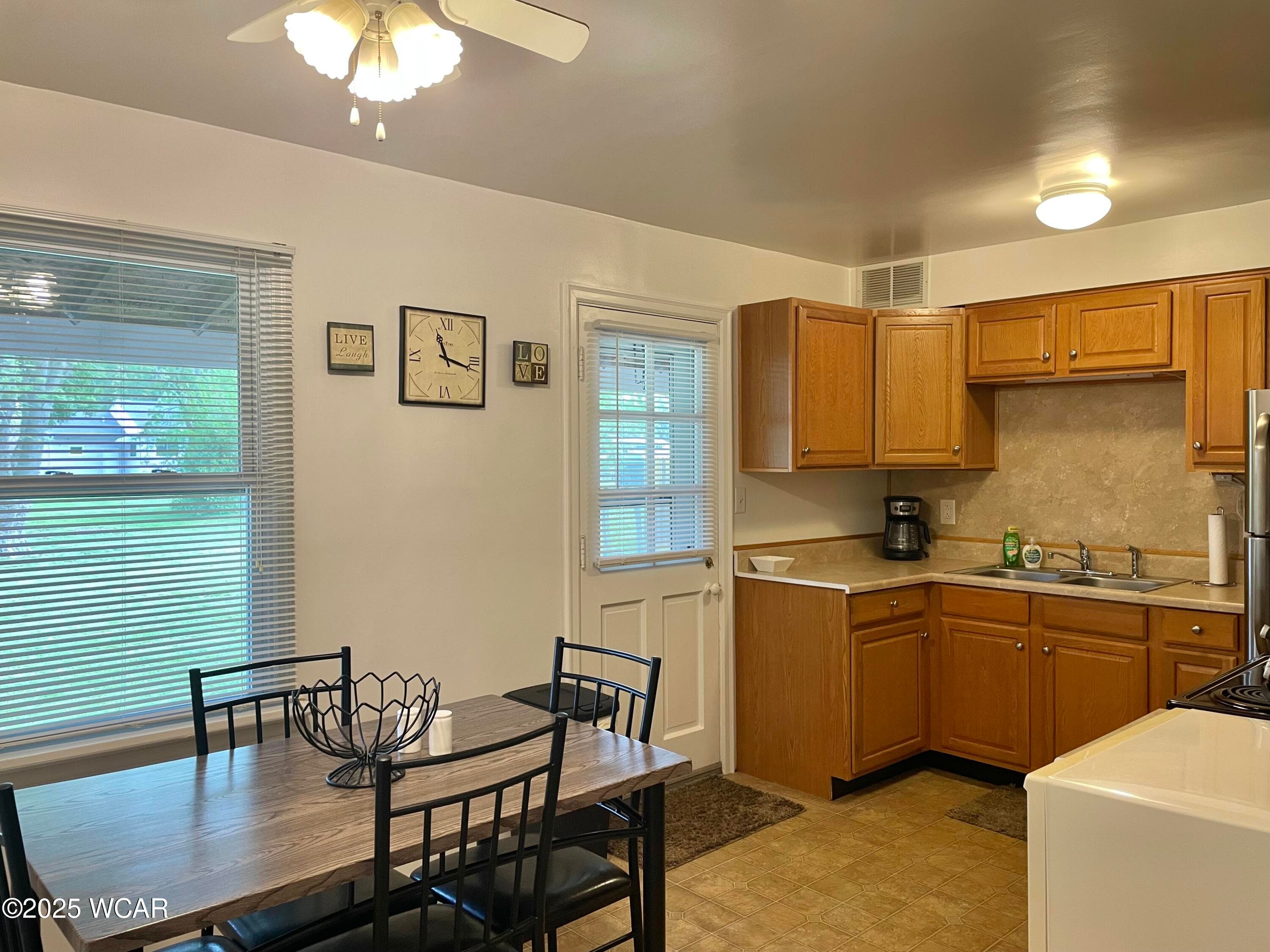 2302-2304 Lakewood photo 4