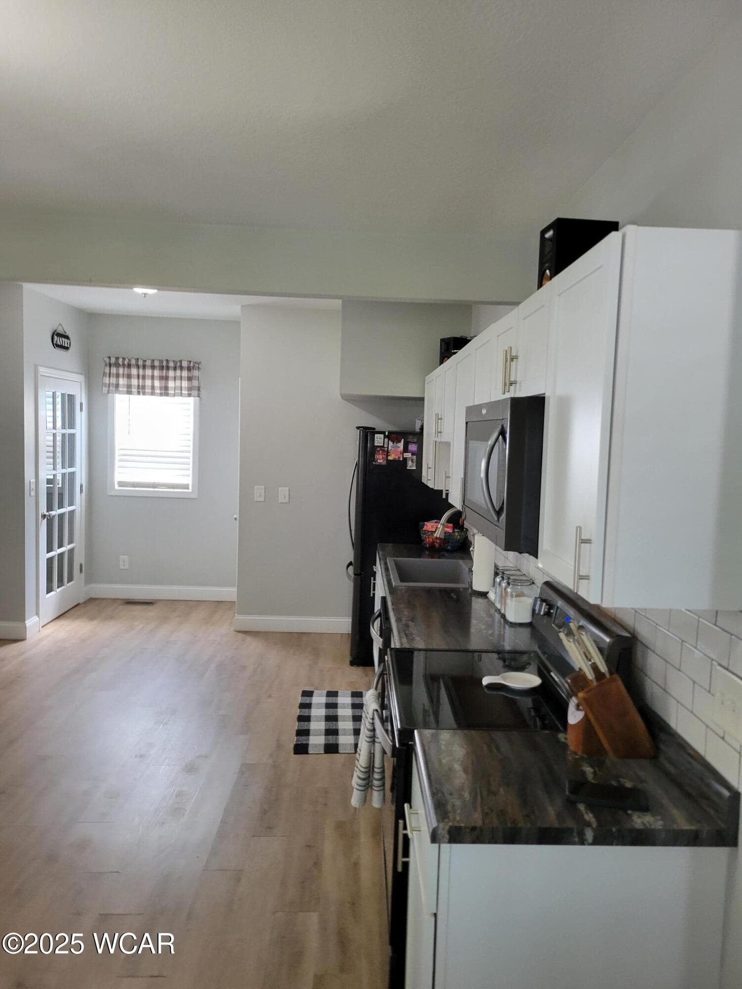 1030 Leland photo 4