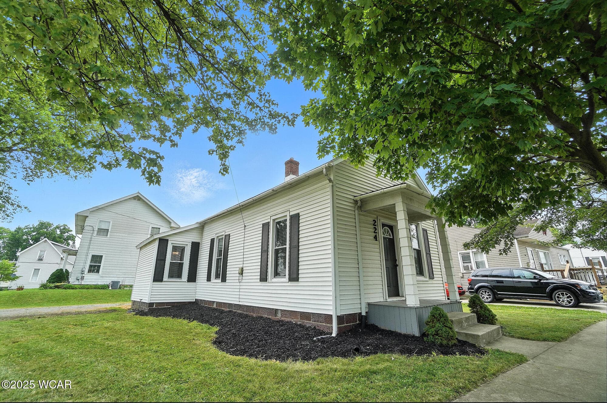 224 Monroe photo 3