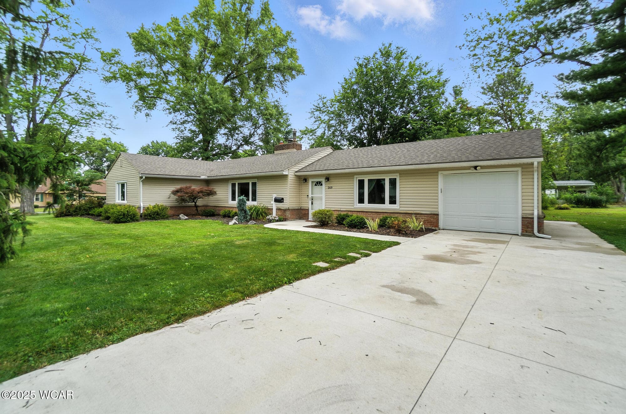 2619 Wendell photo 3