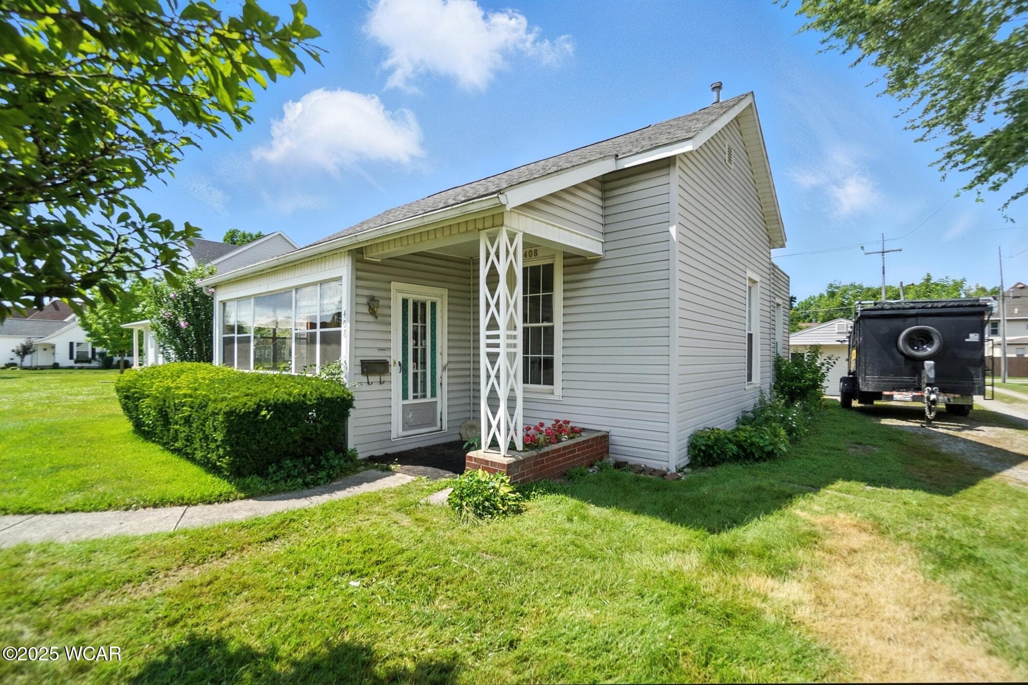 408 Benton photo 3