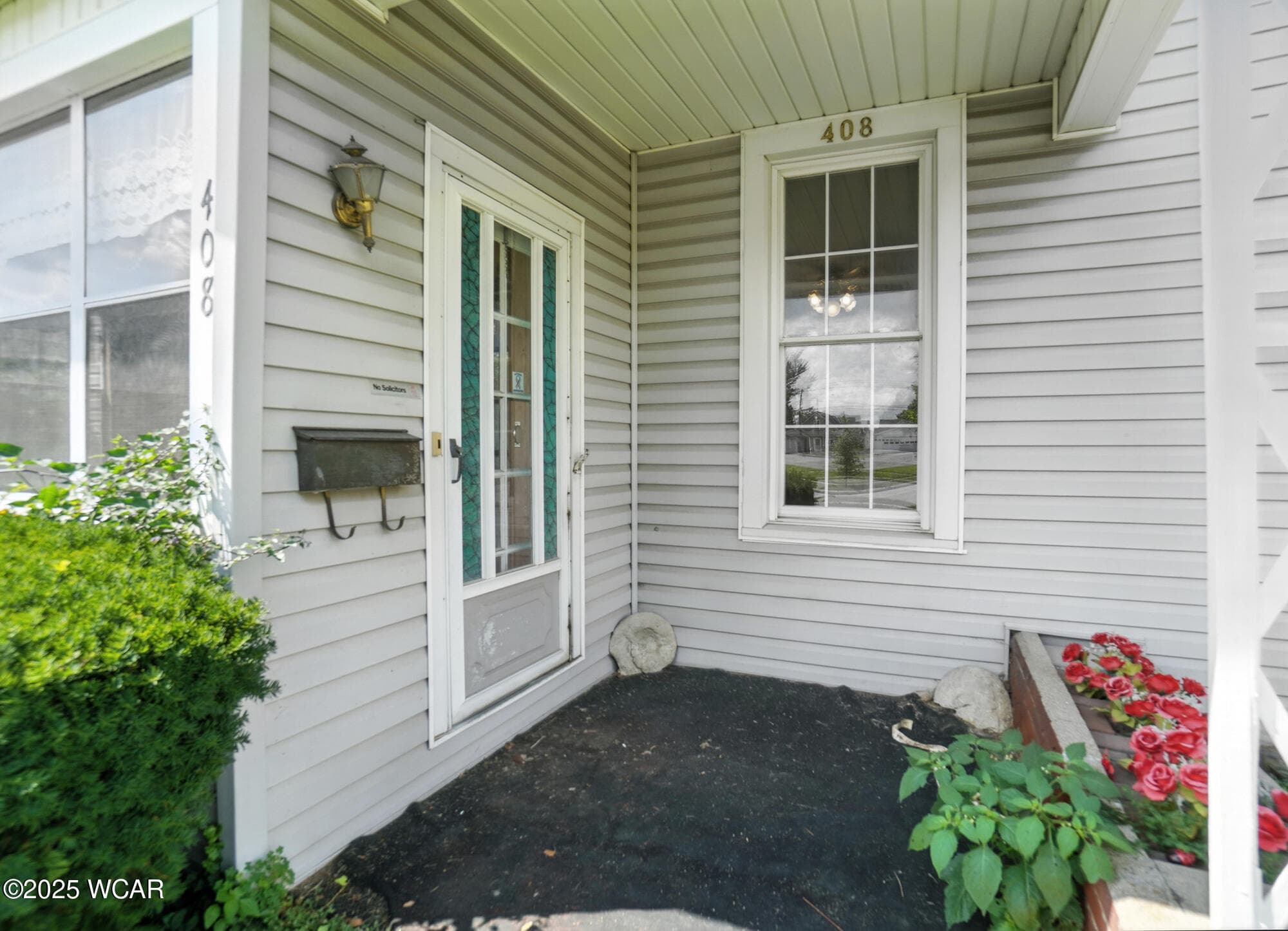 408 Benton photo 4