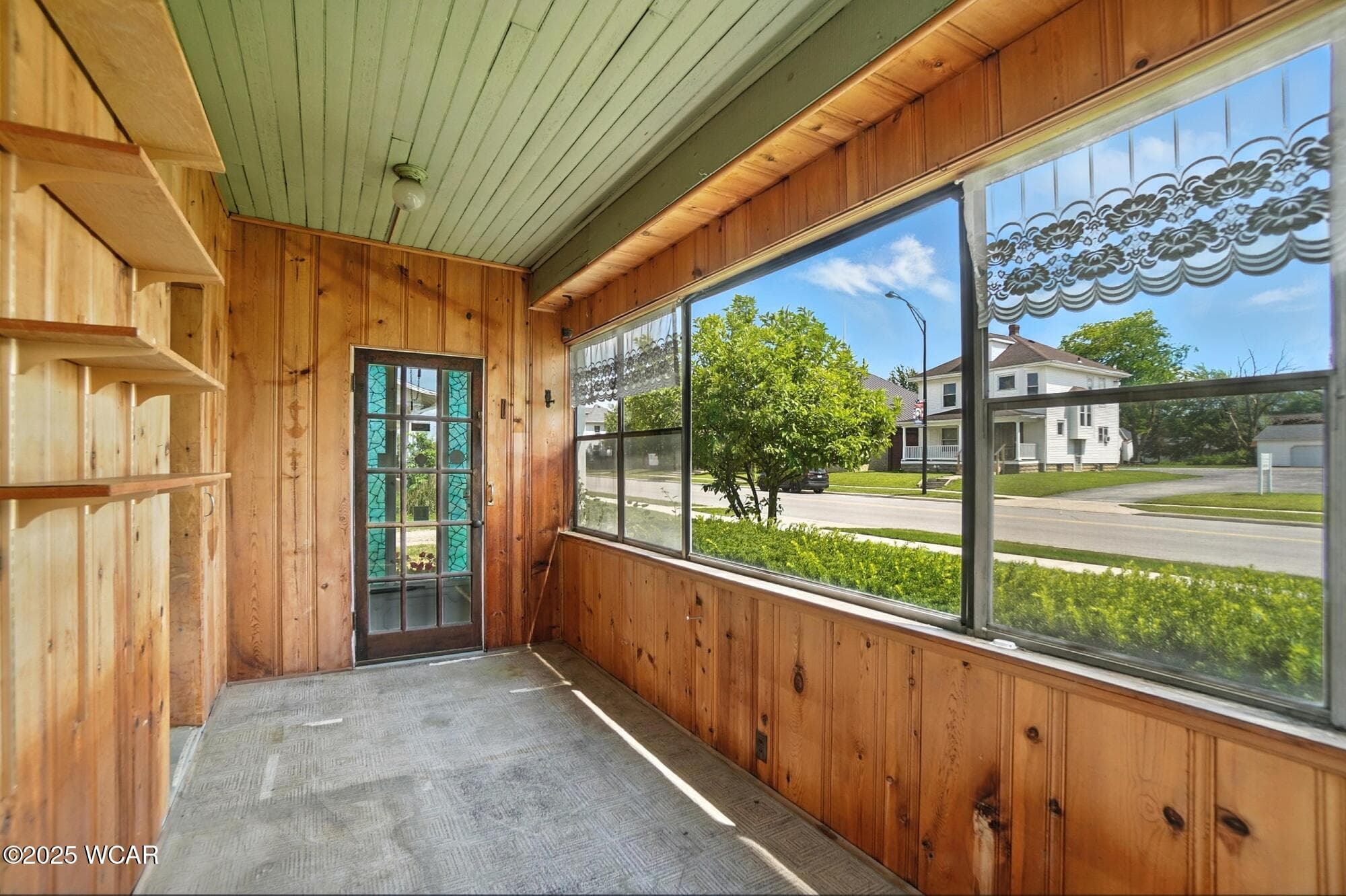 408 Benton photo 5