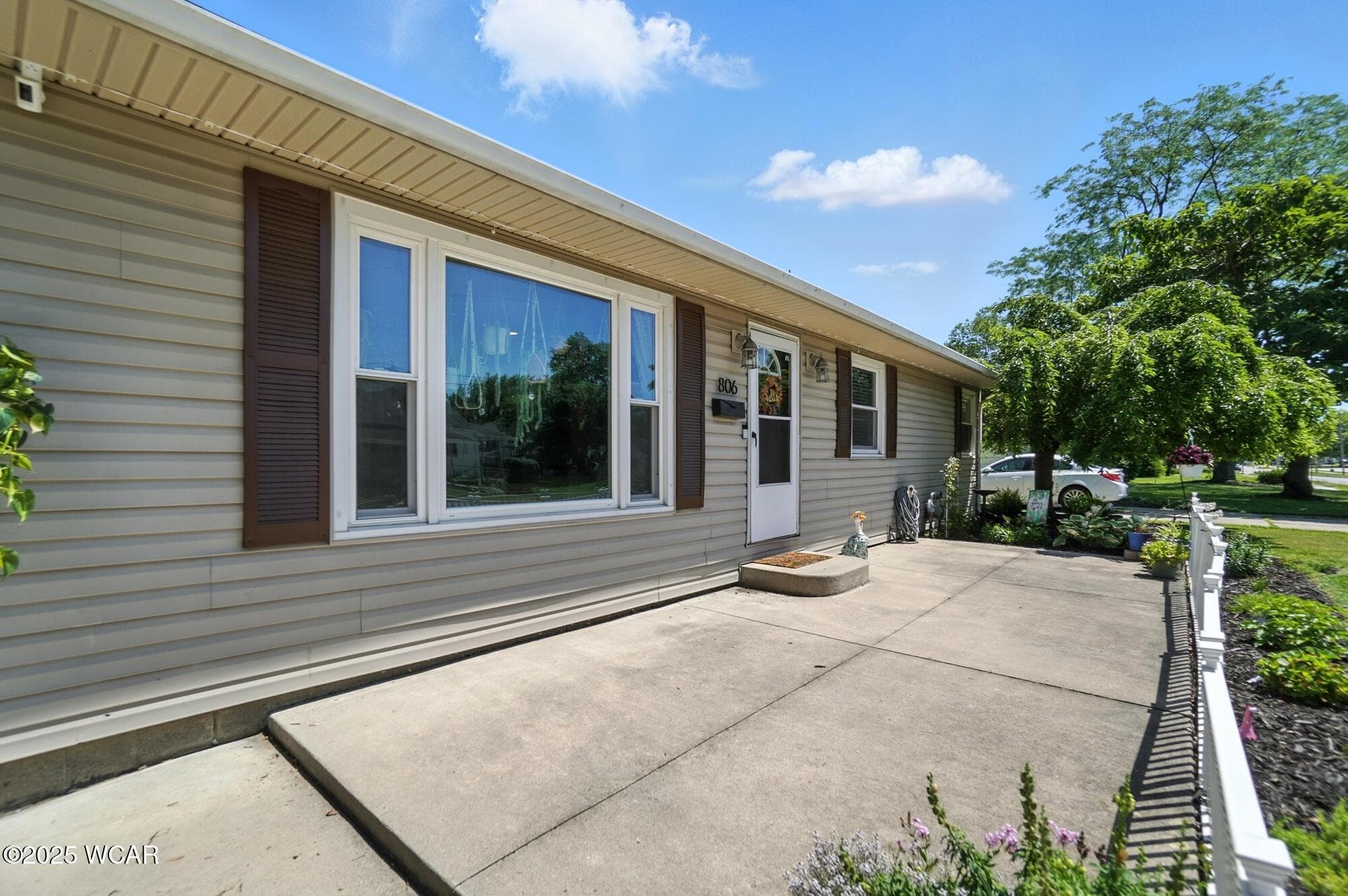 806 Tremont photo 4