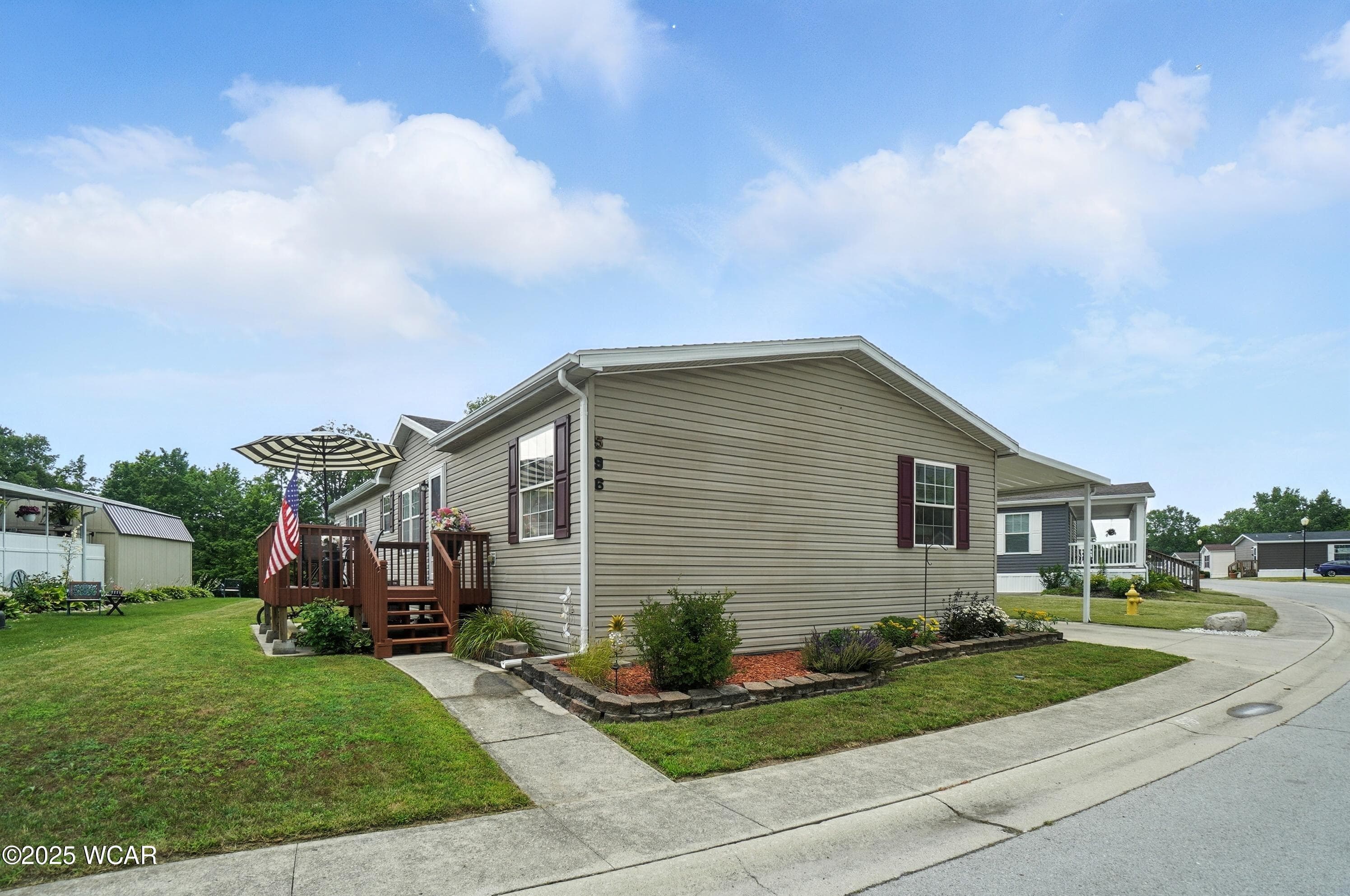 596 Lakeridge