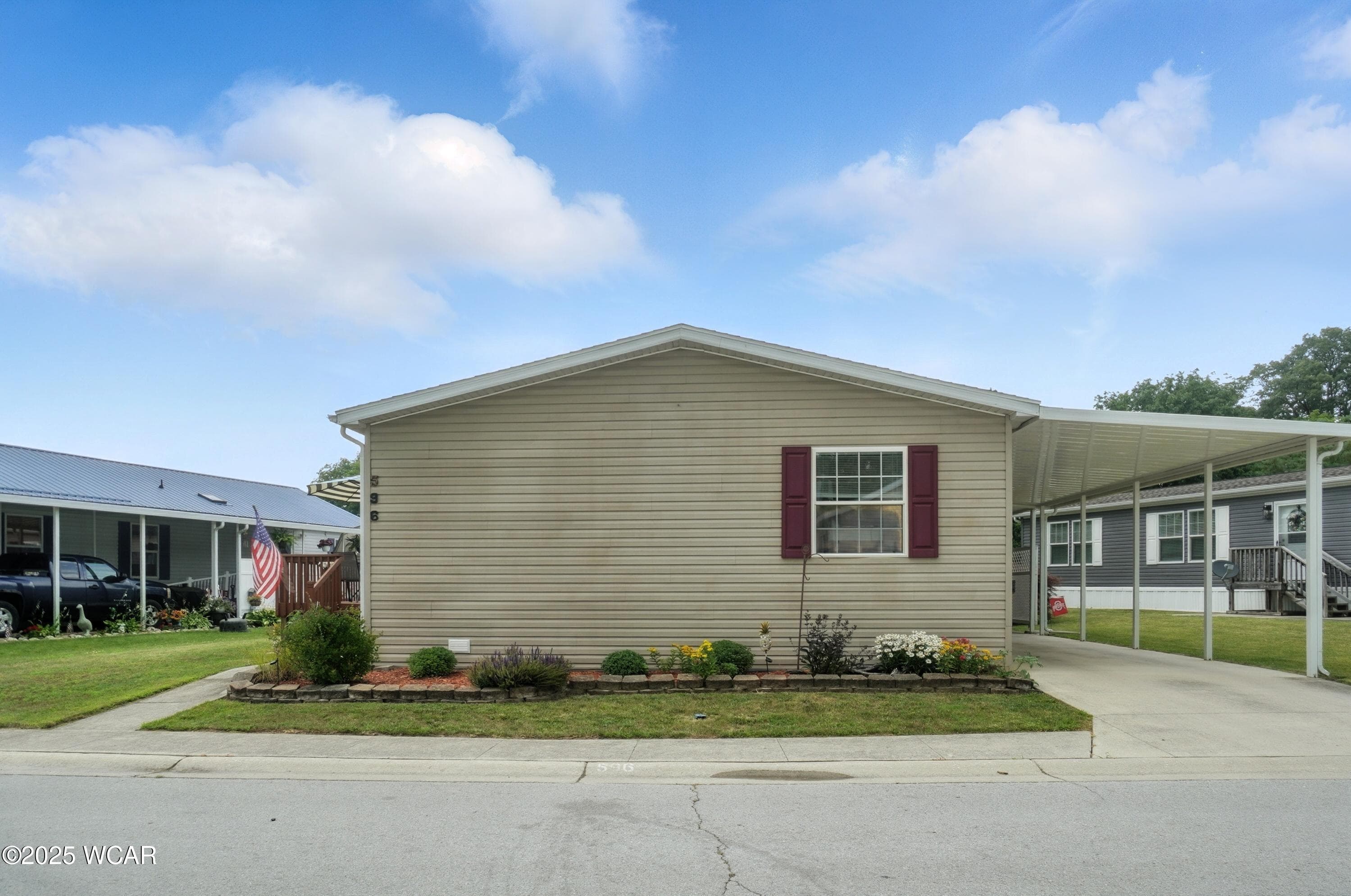 596 Lakeridge photo 4