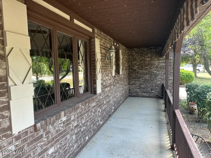 1317 Timberlane photo 2