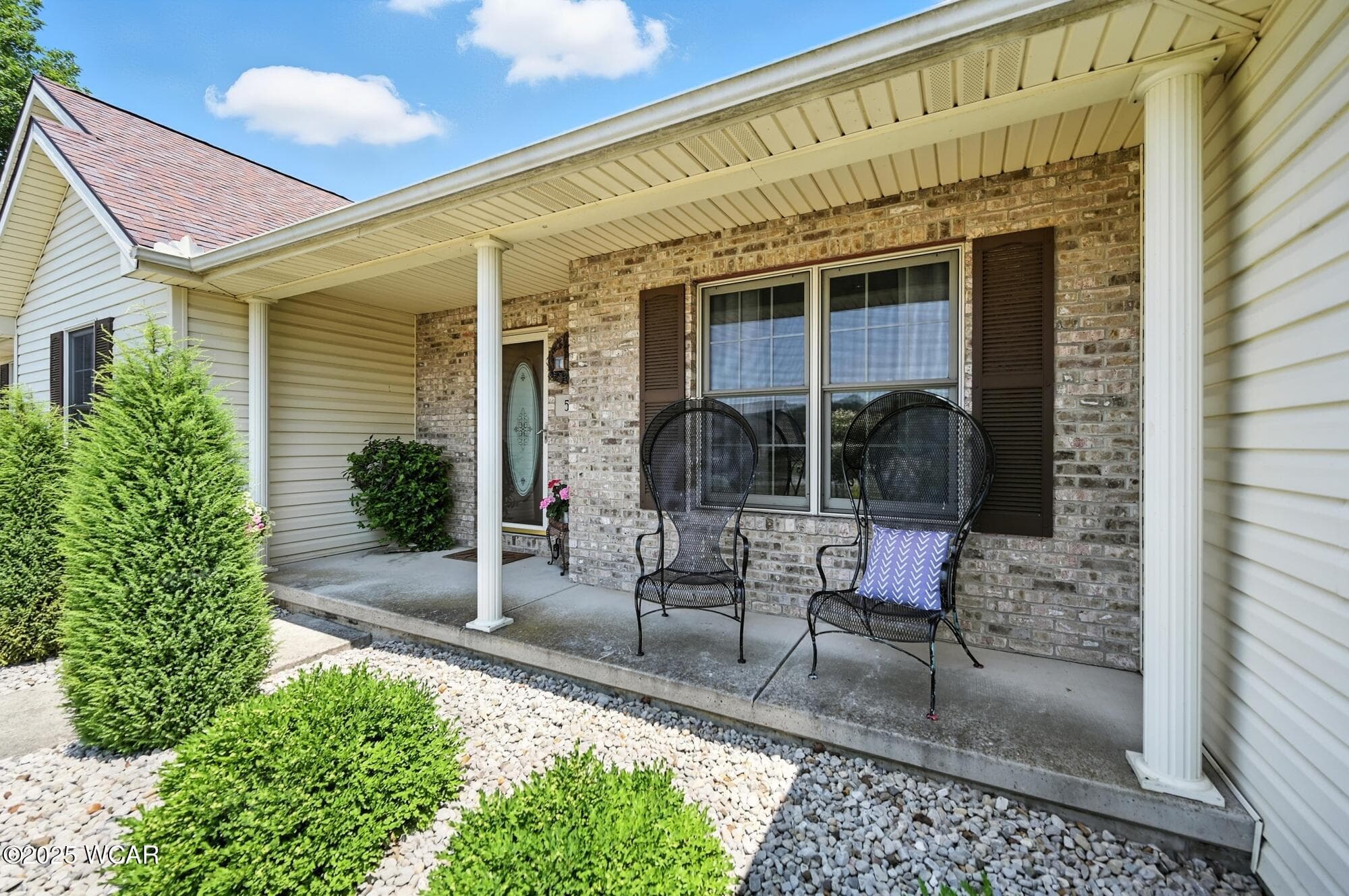 592 Gardenview photo 5