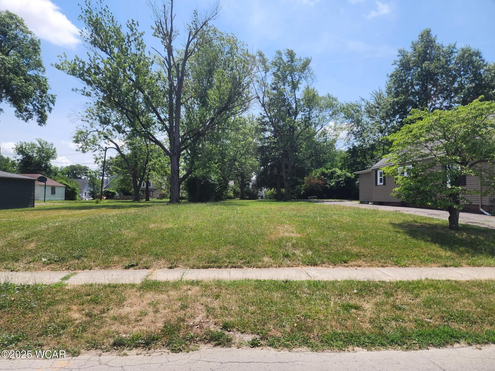 1527 Wayne
