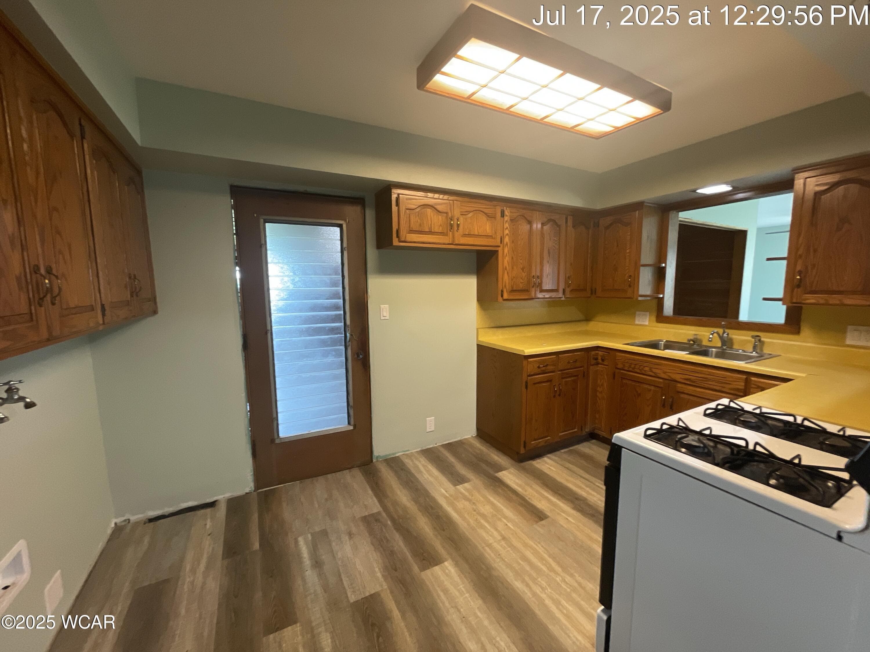 1805 Huntington photo 4
