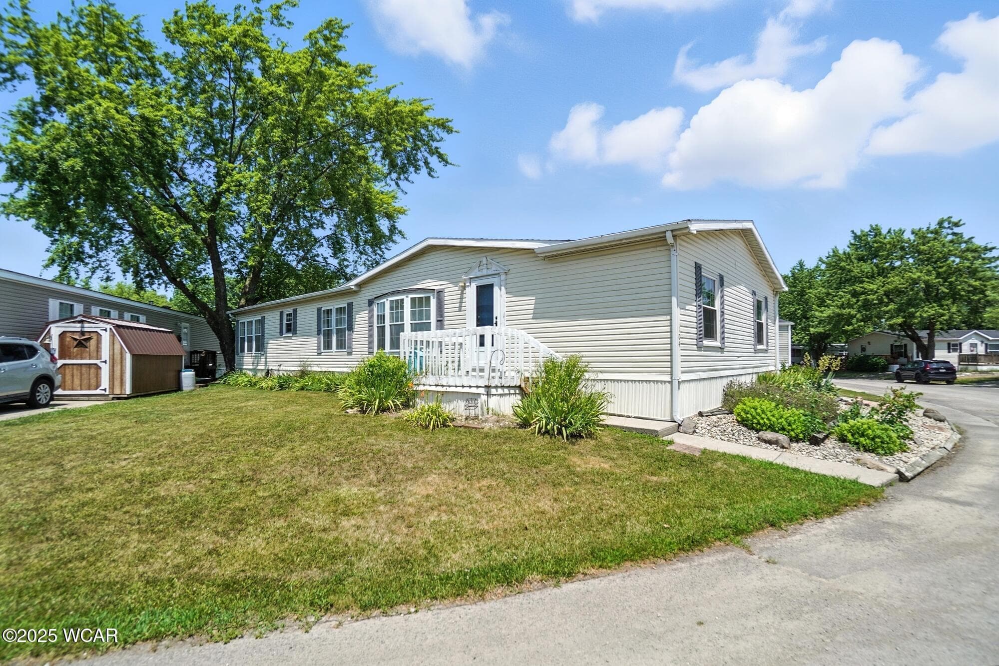 104 Burntwood photo 3