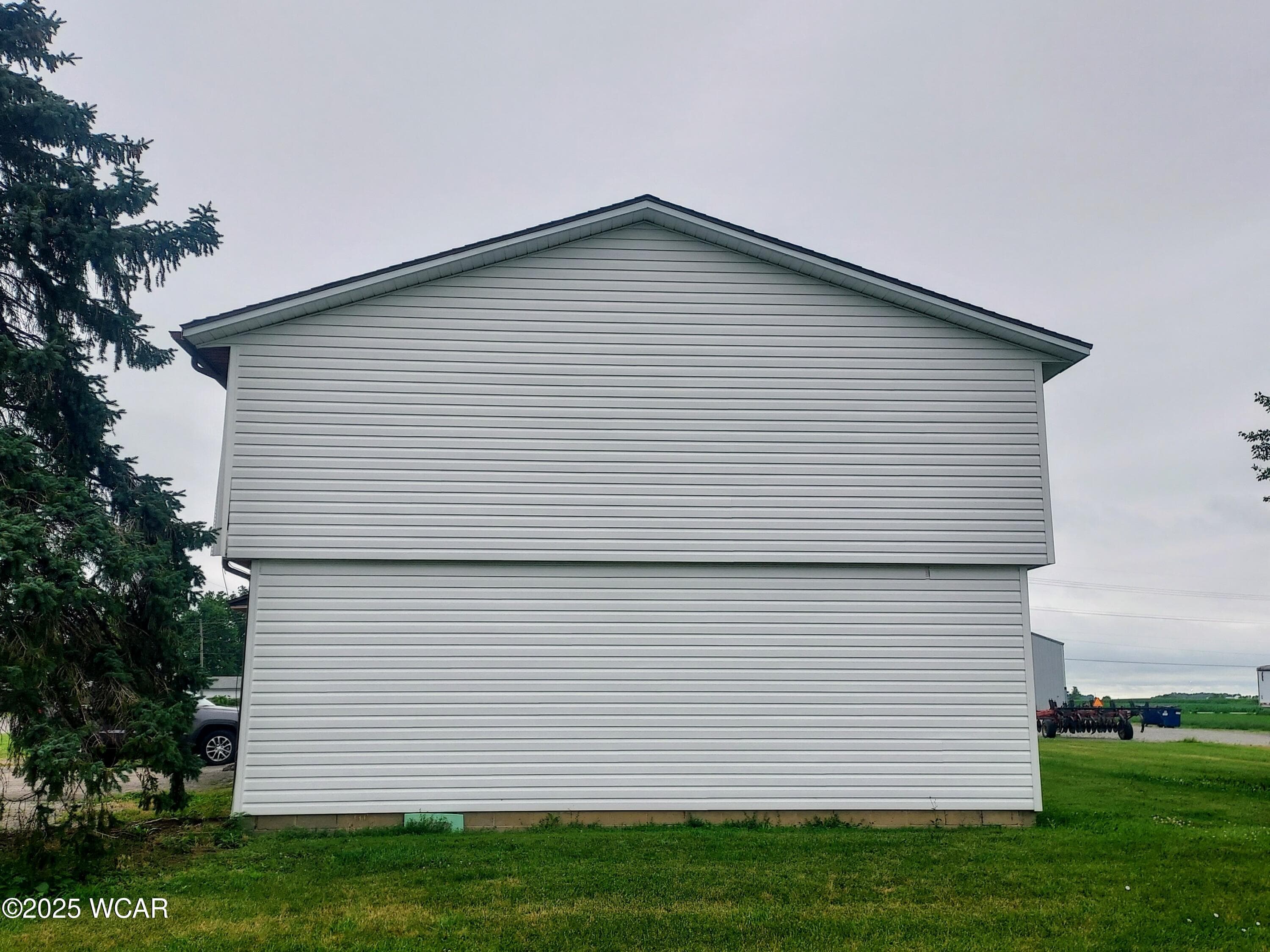 11053 Road 7 photo 3