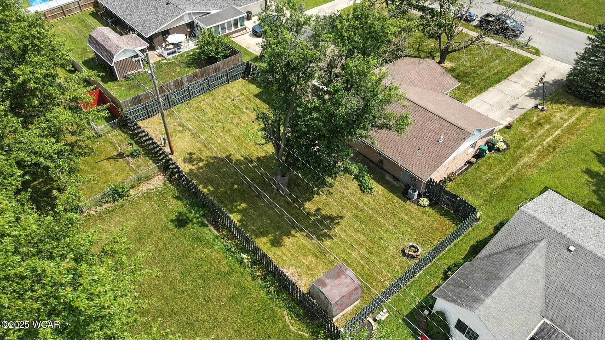 2275 Glenwood photo 4