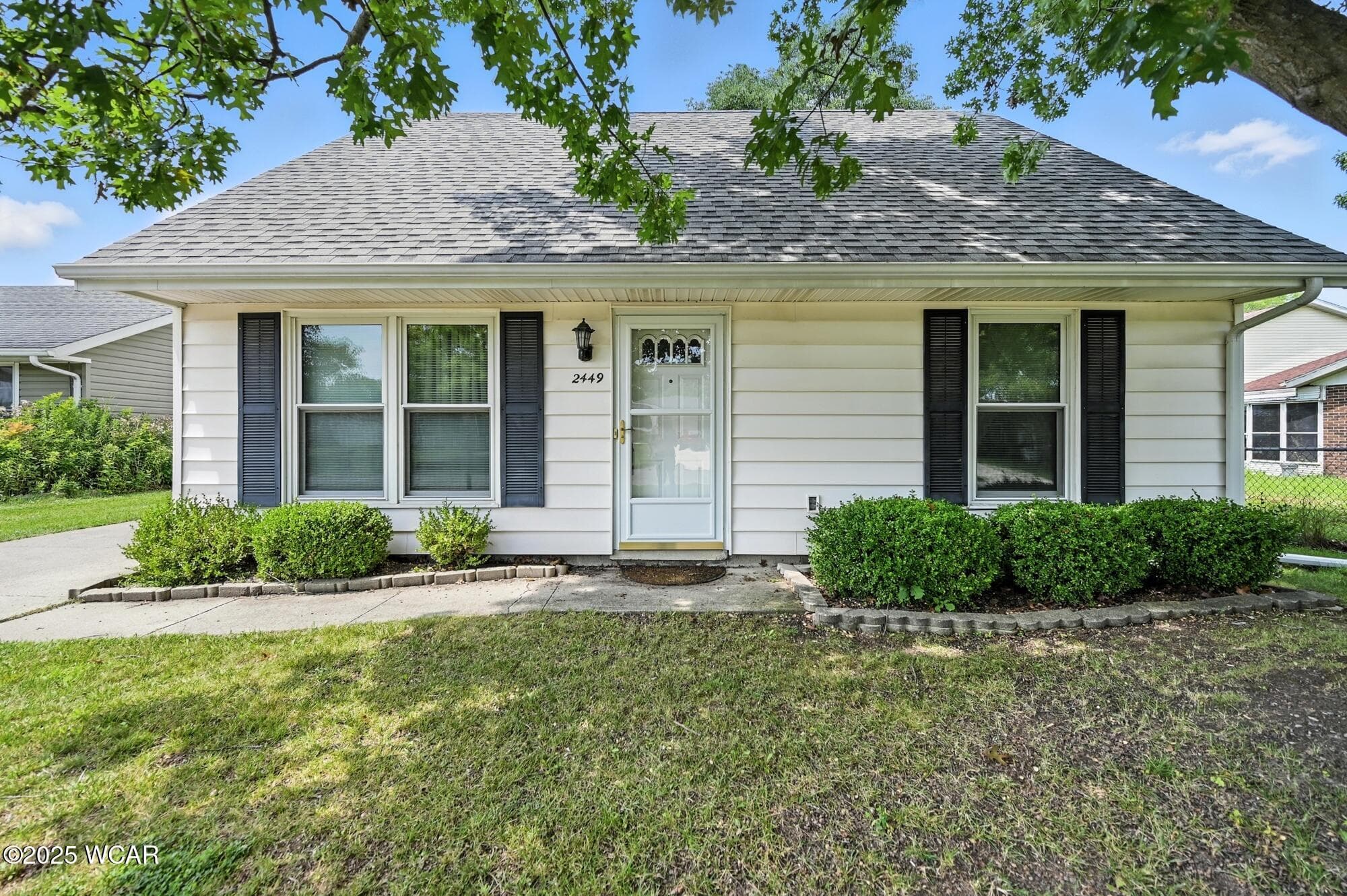 2449 Lark photo 5