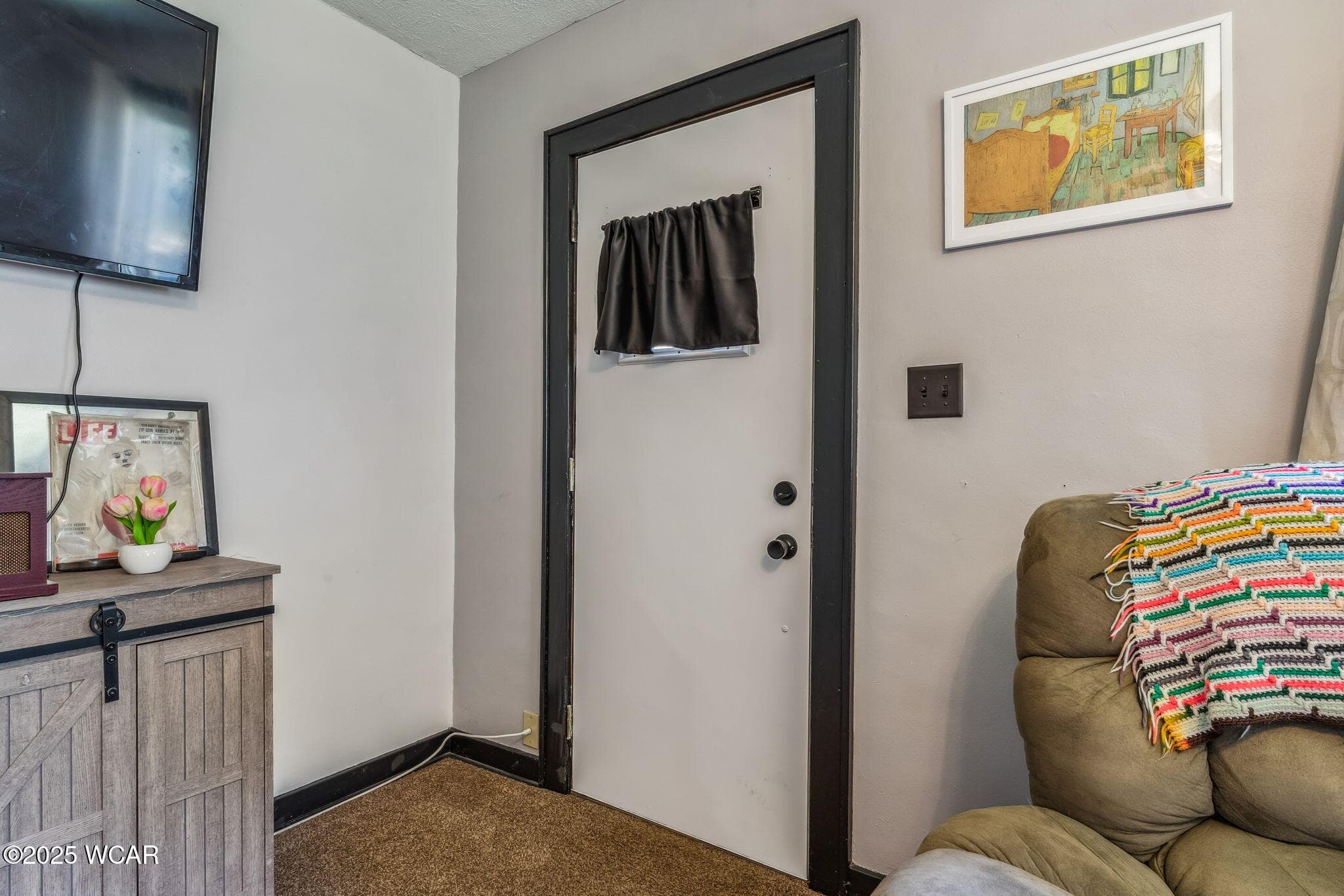 465 Kenmore photo 3