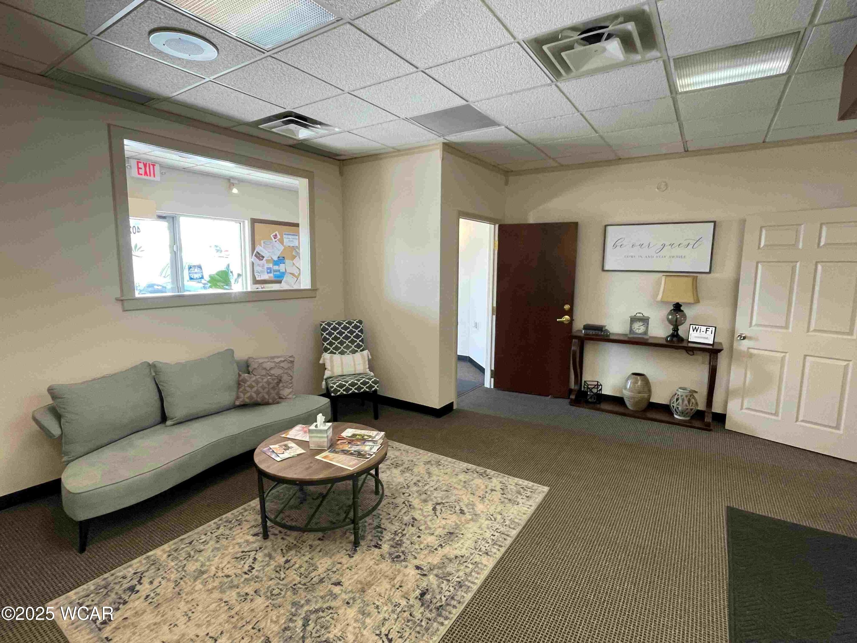 402 Tiffin photo 3