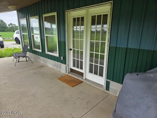 1030 Hume photo 4