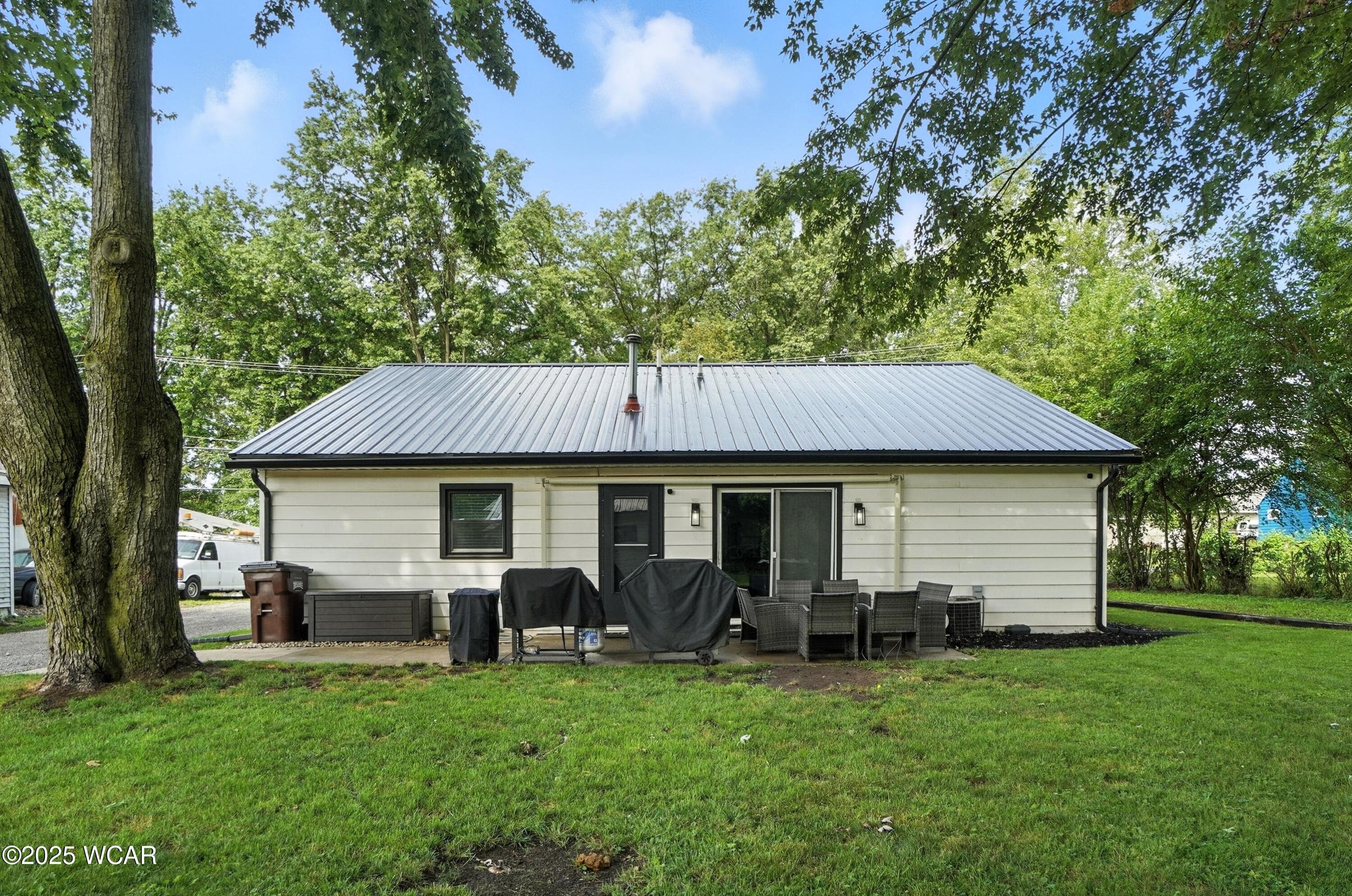 255 Roberts photo 3