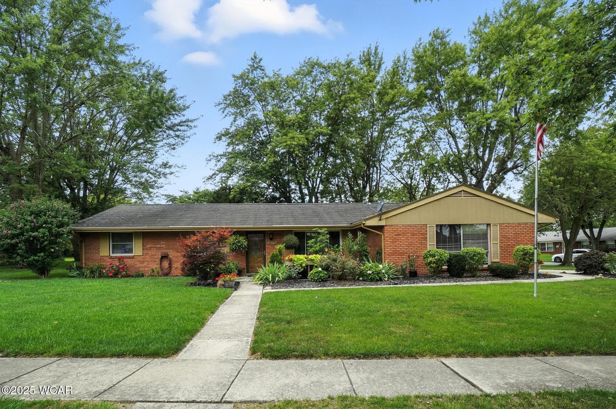 1575 Arlington