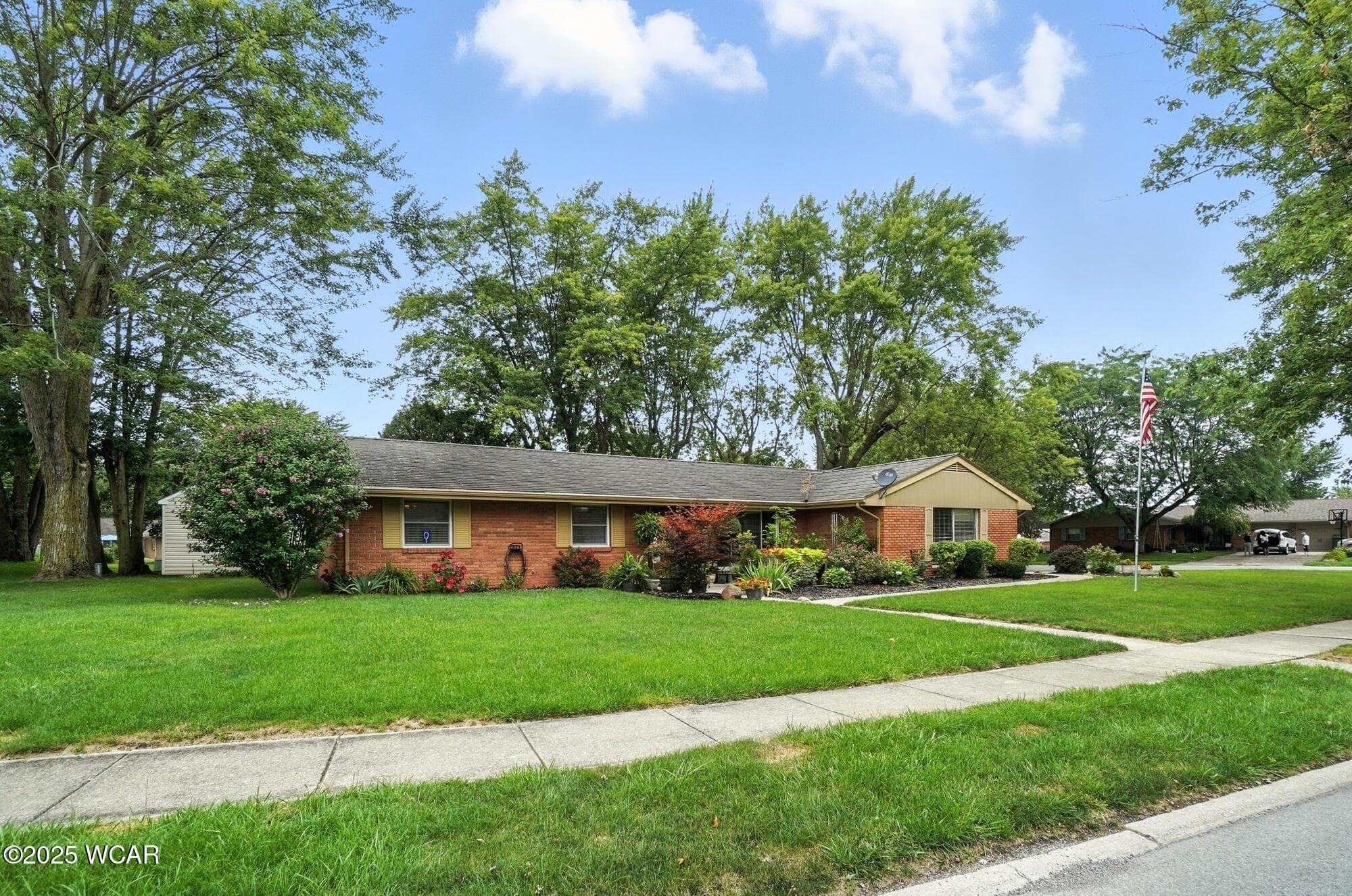 1575 Arlington photo 2