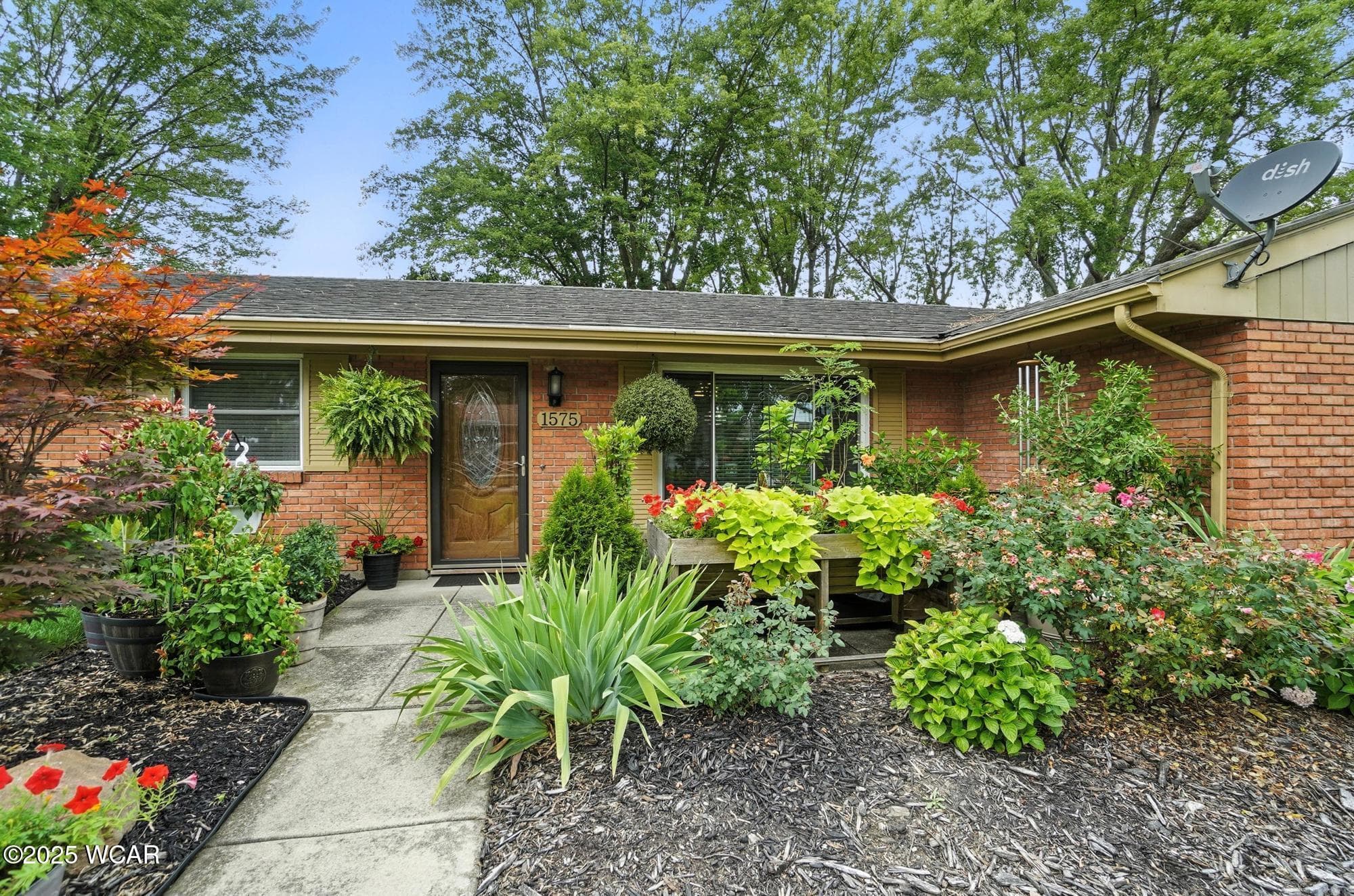 1575 Arlington photo 4