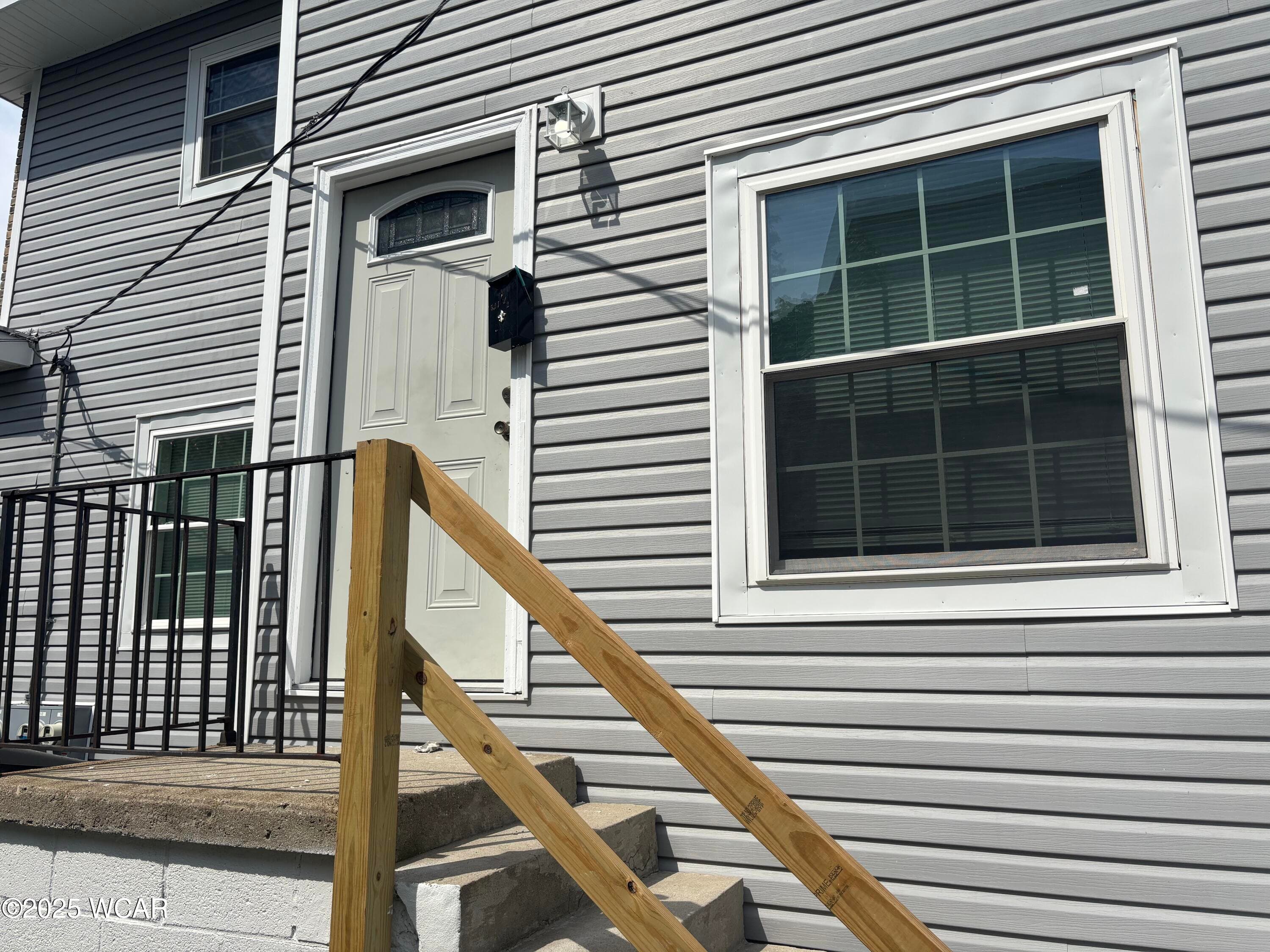 521-523 Wayne photo 2