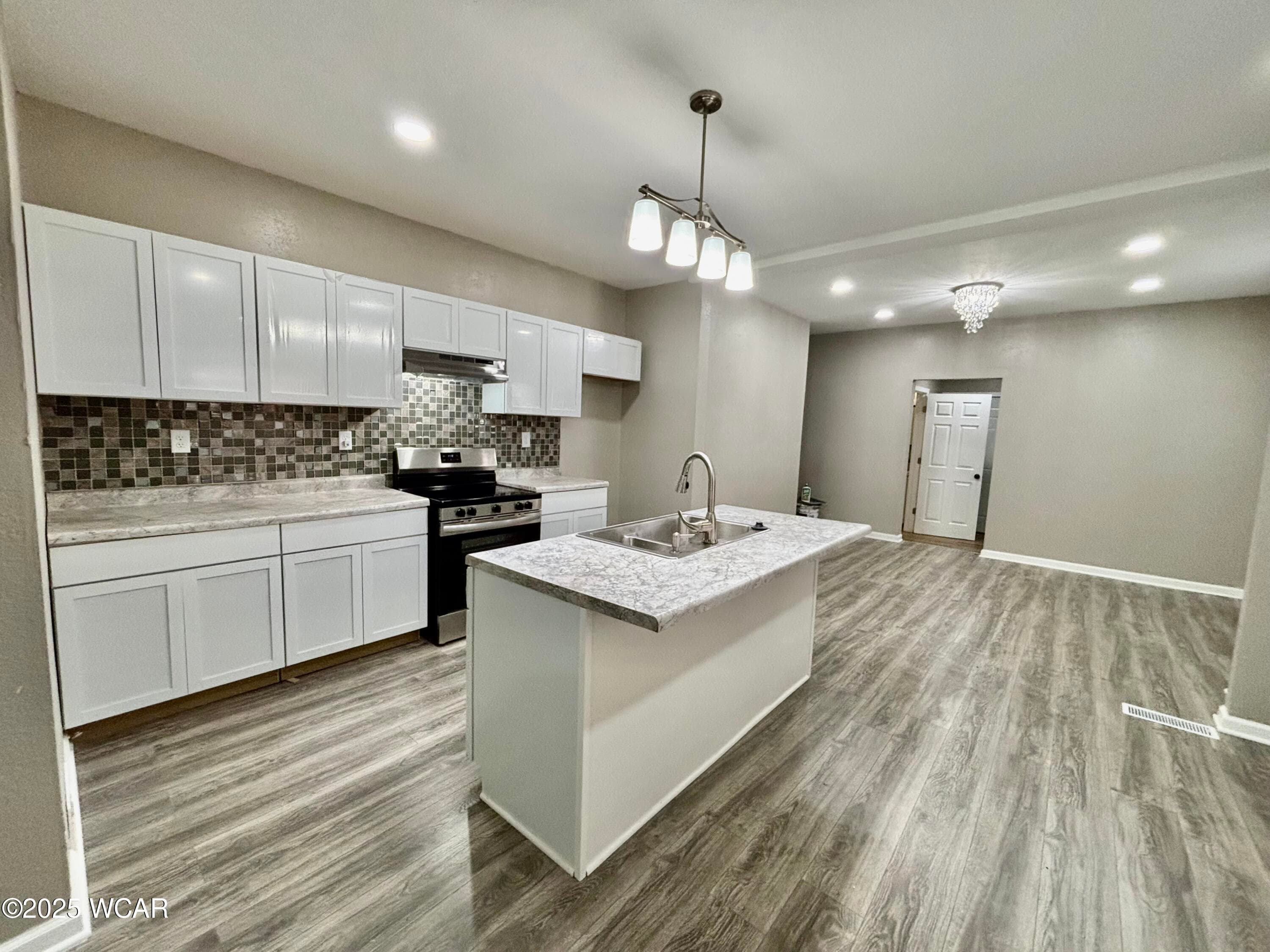521-523 Wayne photo 4