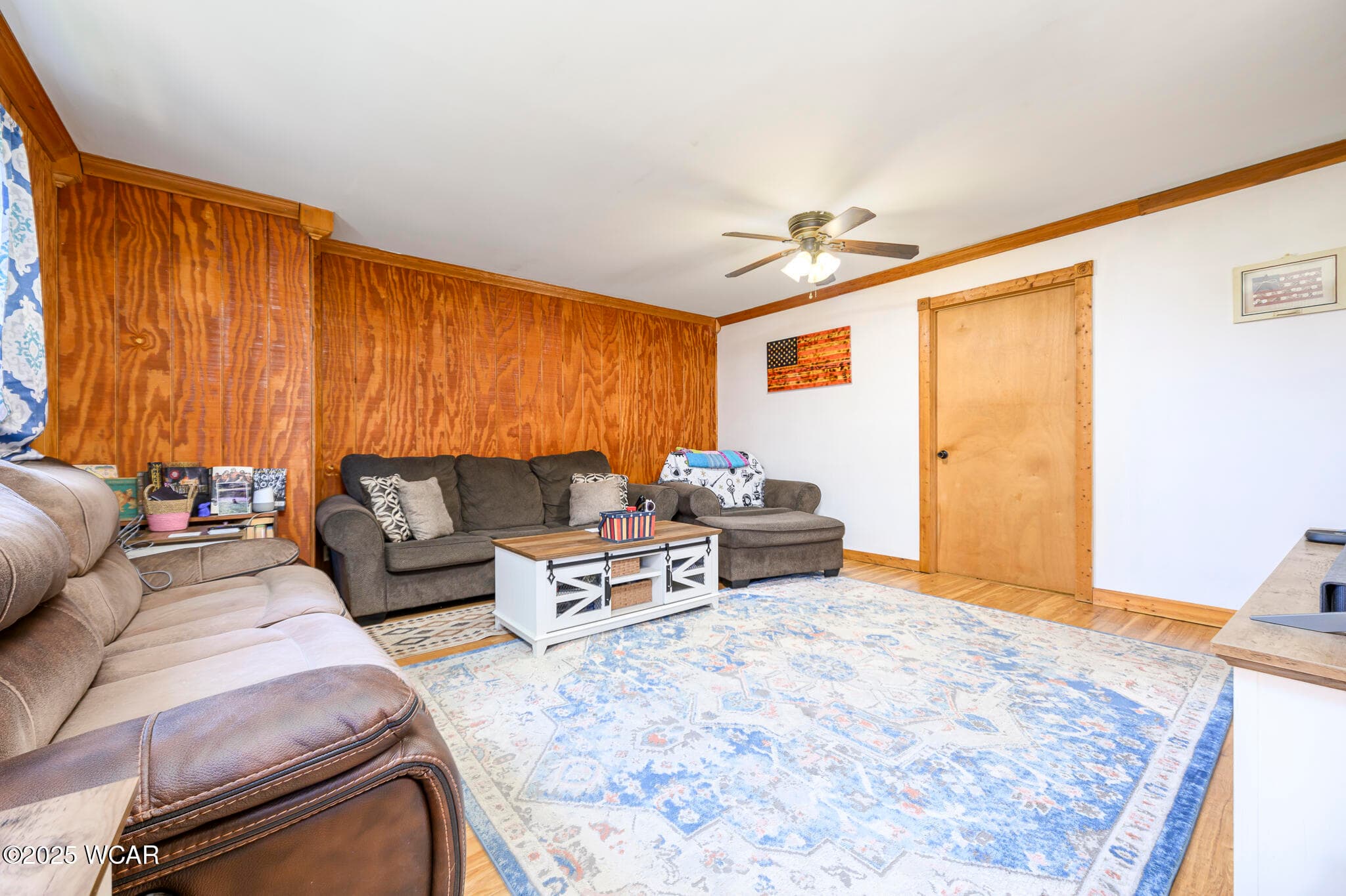 328 Main photo 4