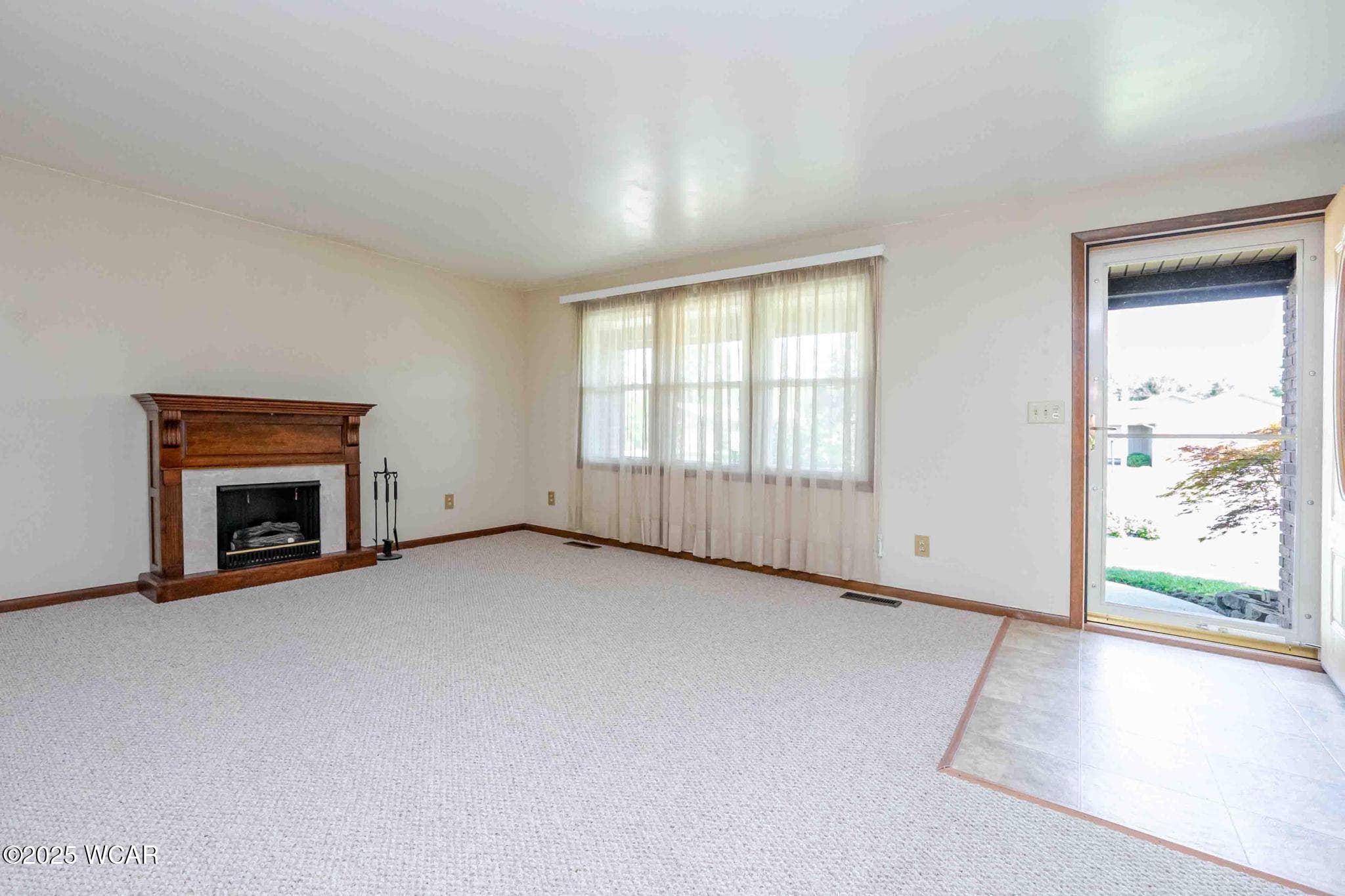 3742 Gloucester photo 3