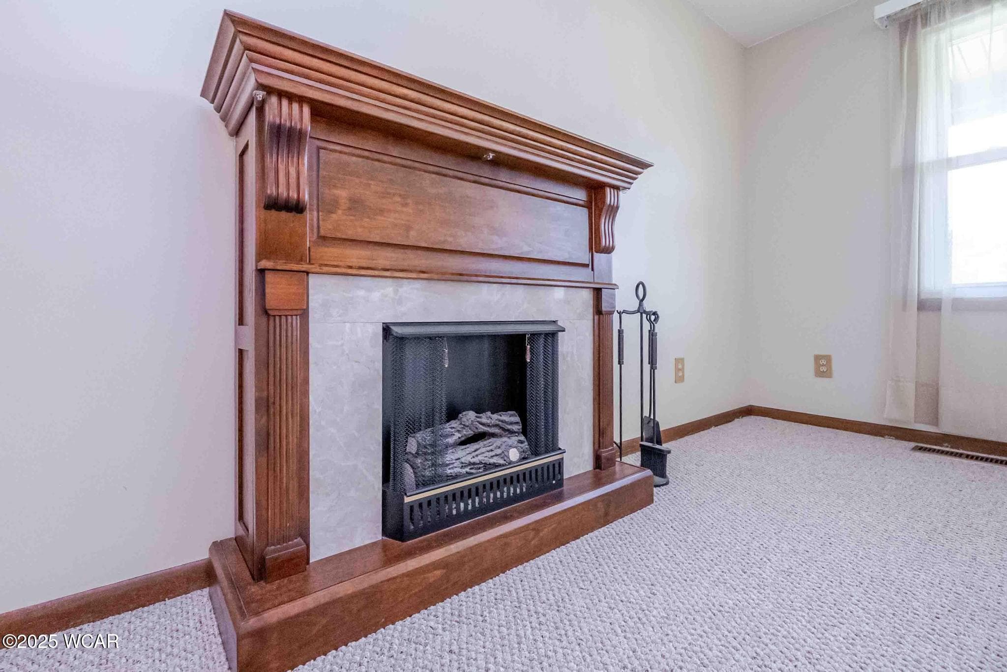 3742 Gloucester photo 4