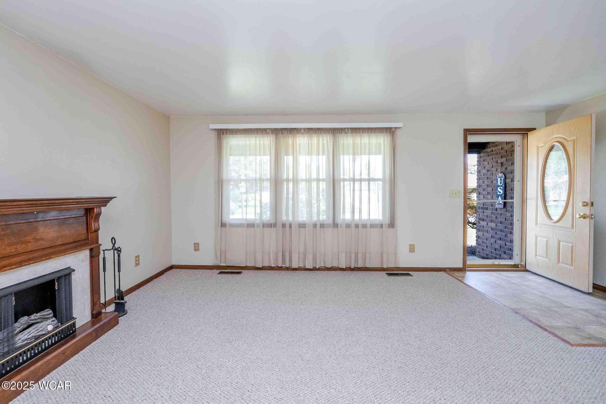3742 Gloucester photo 5