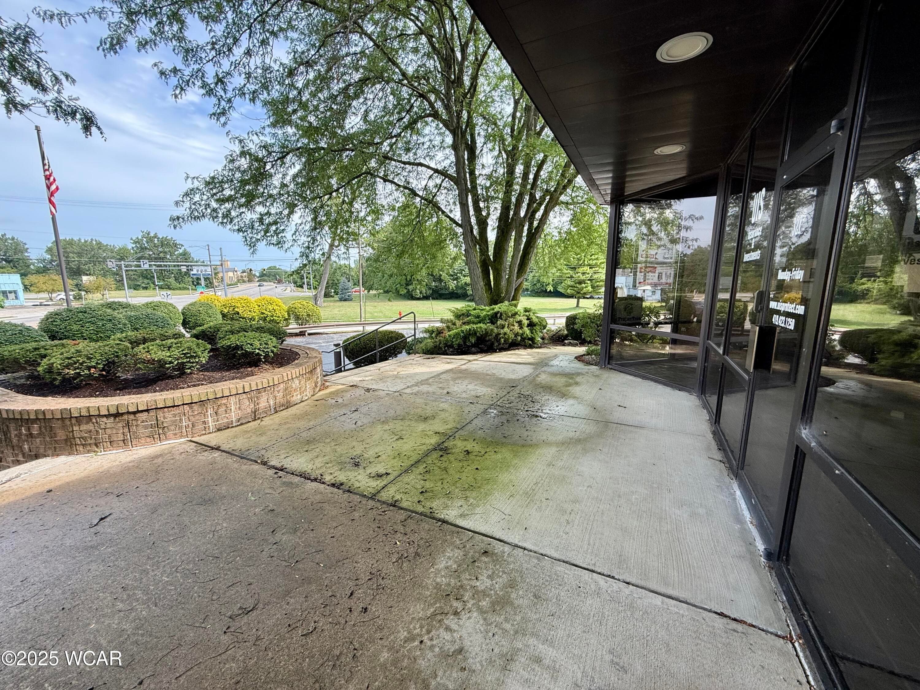 321 Blanchard photo 4