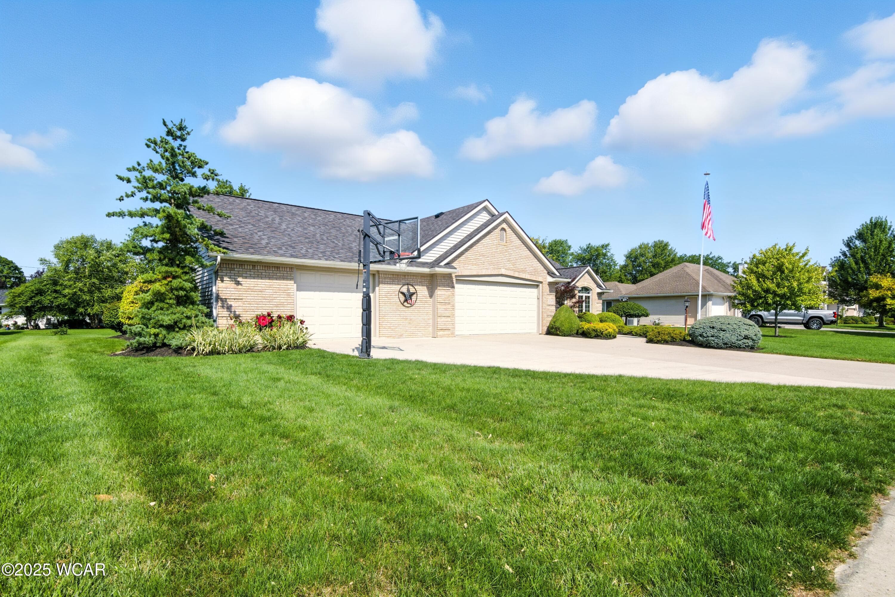 1049 Chippewa photo 2