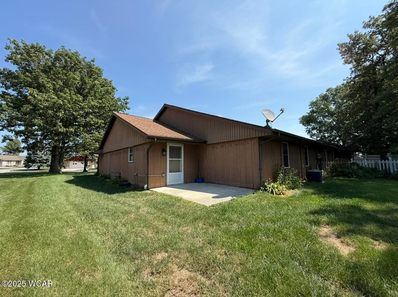 650 Golden Oaks Court 19 photo 2