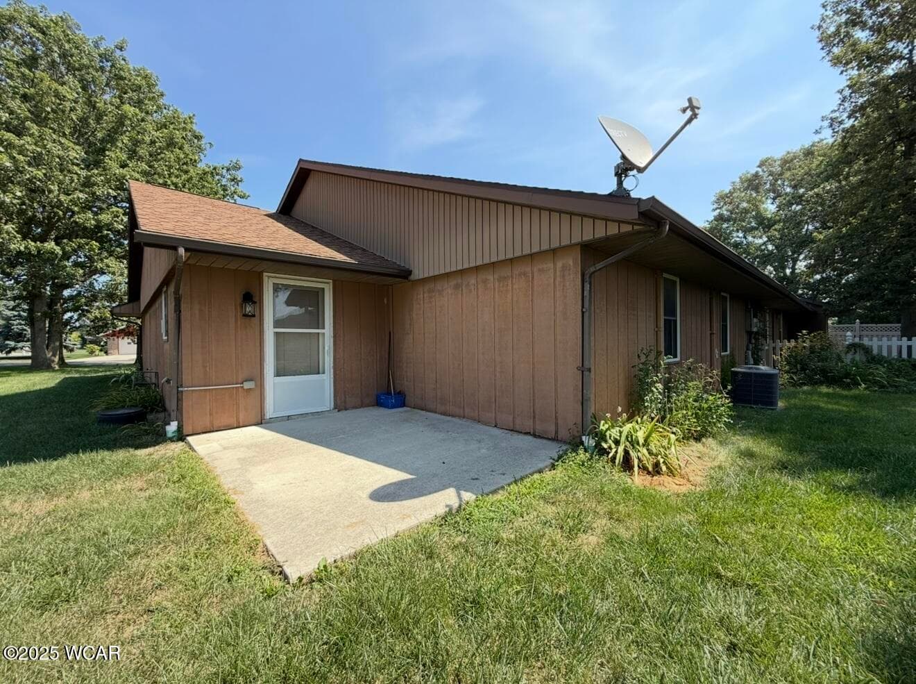 650 Golden Oaks Court 19 photo 4