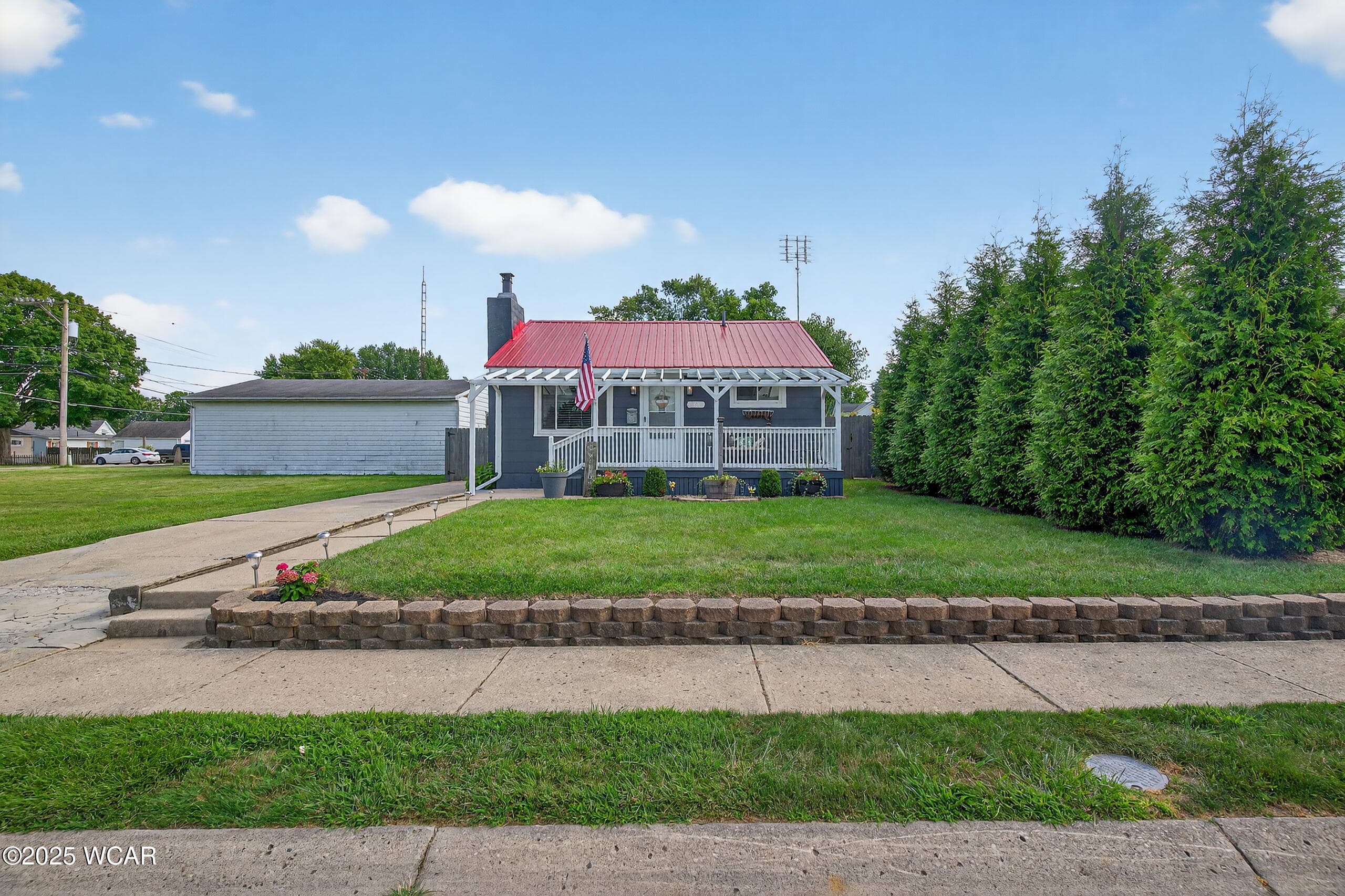 1407 Garfield photo 2