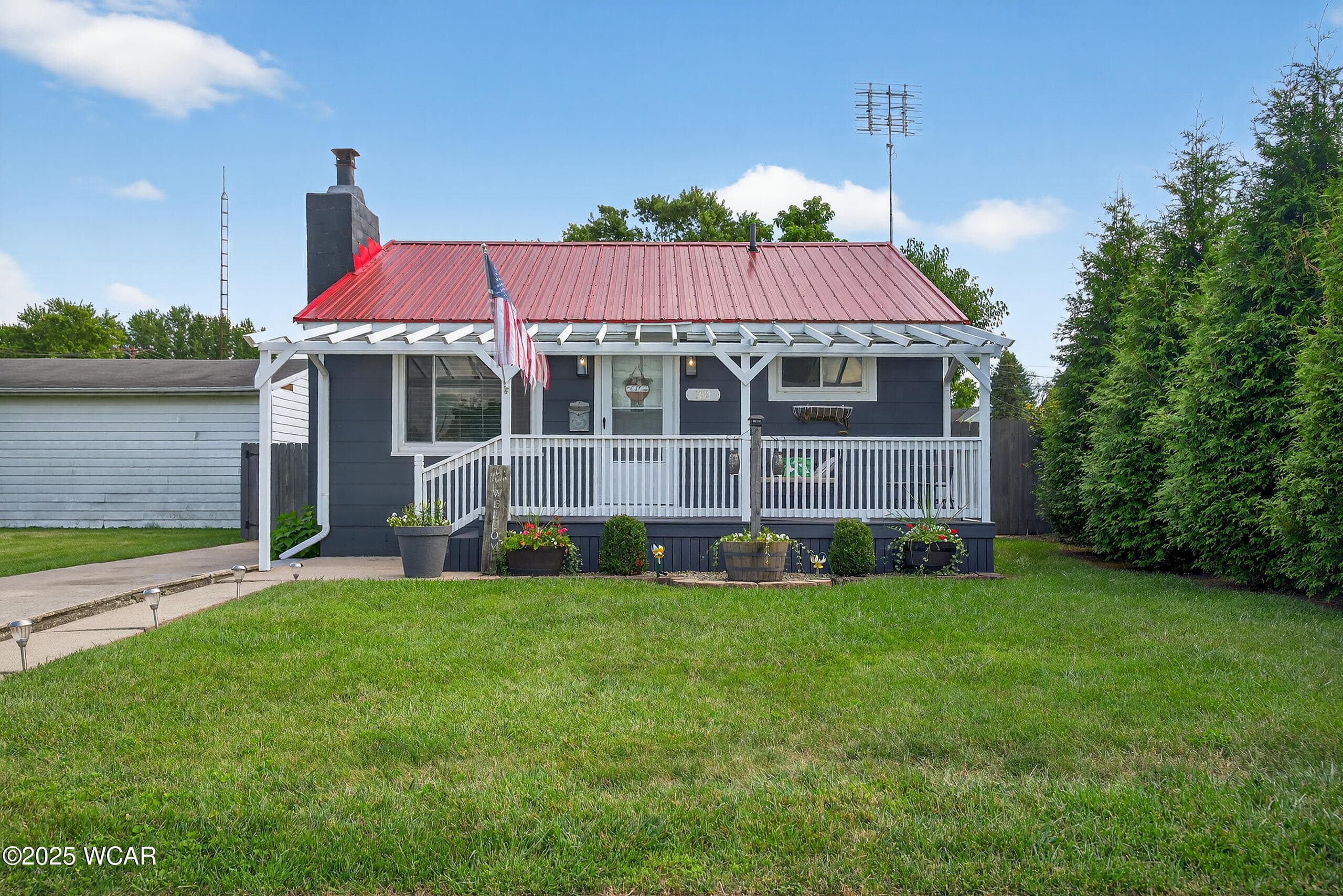 1407 Garfield photo 3