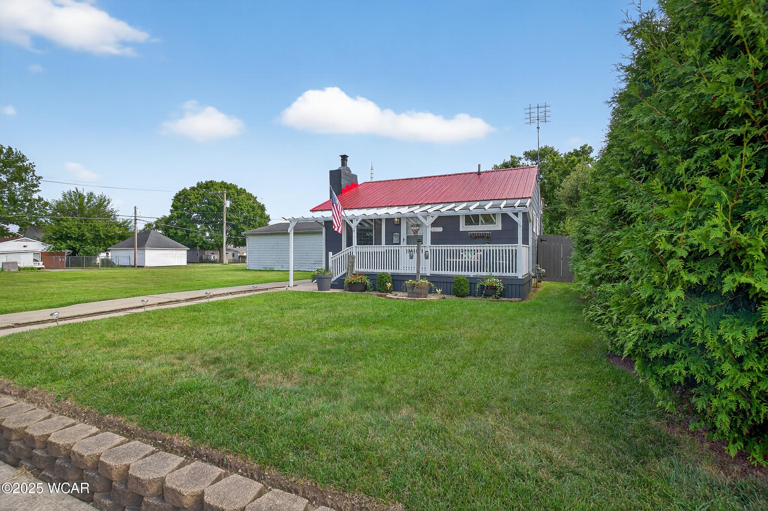 1407 Garfield photo 4