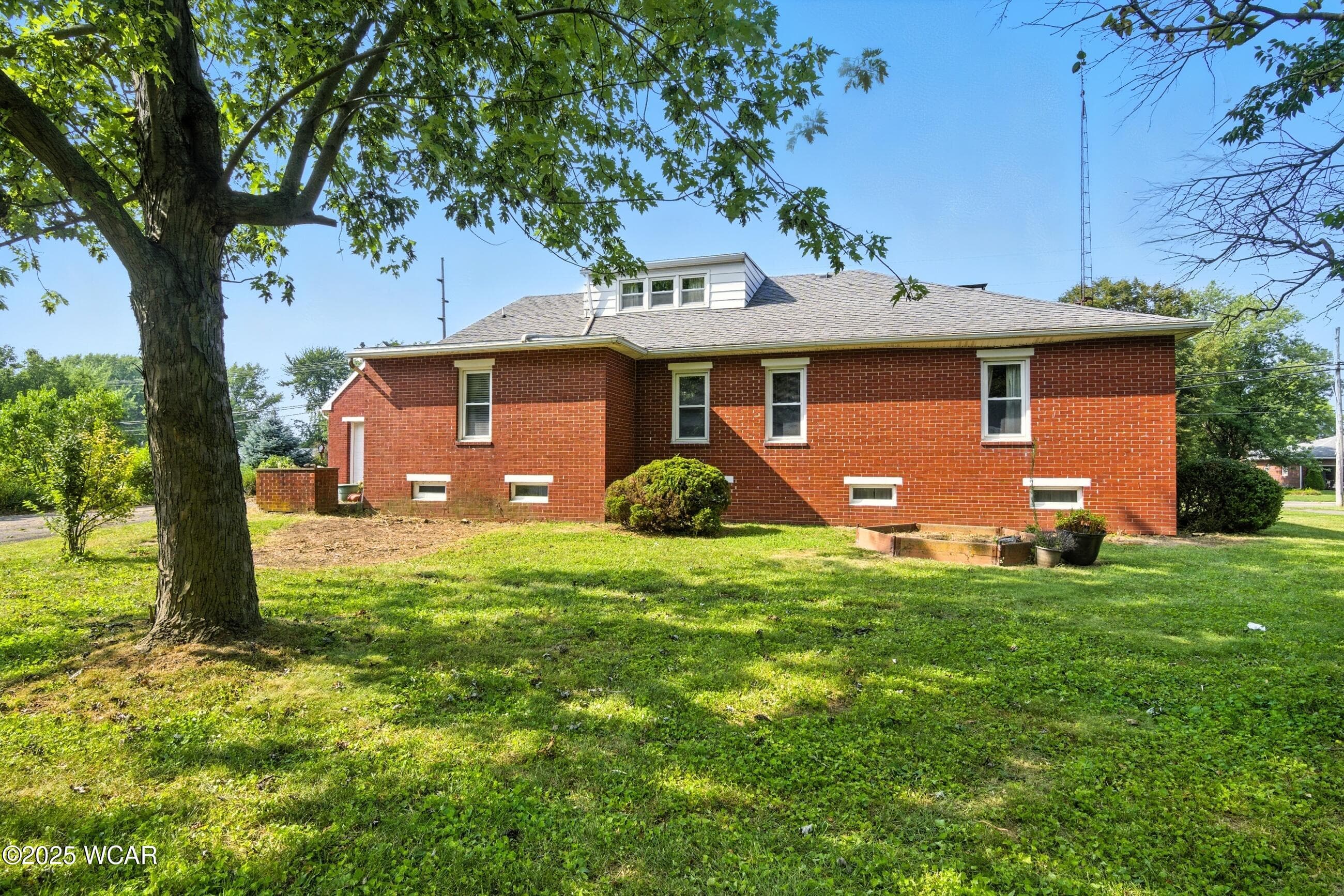 1236 Ervin photo 4