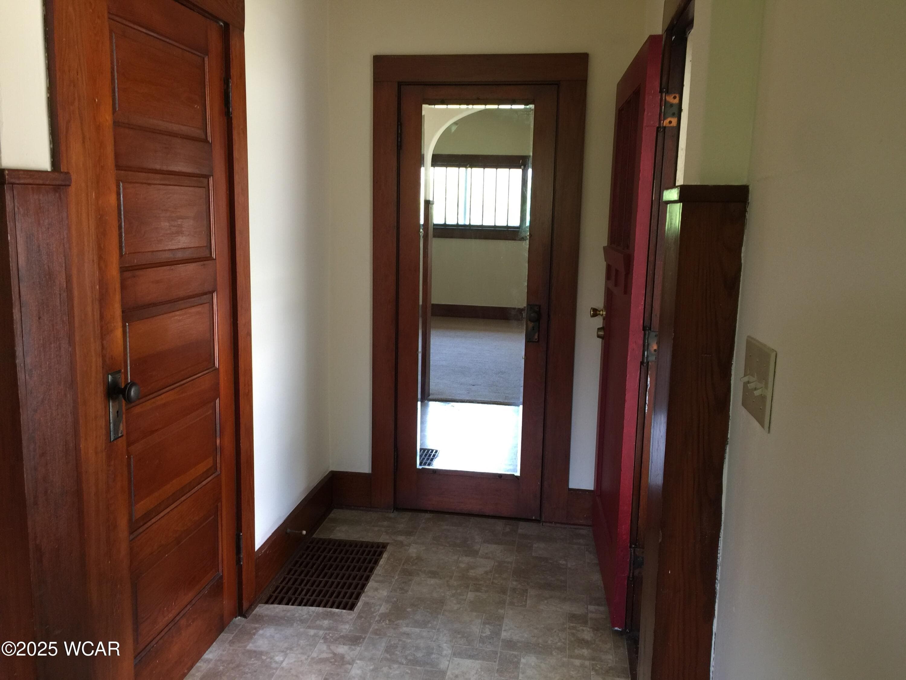 914 Crawford photo 2