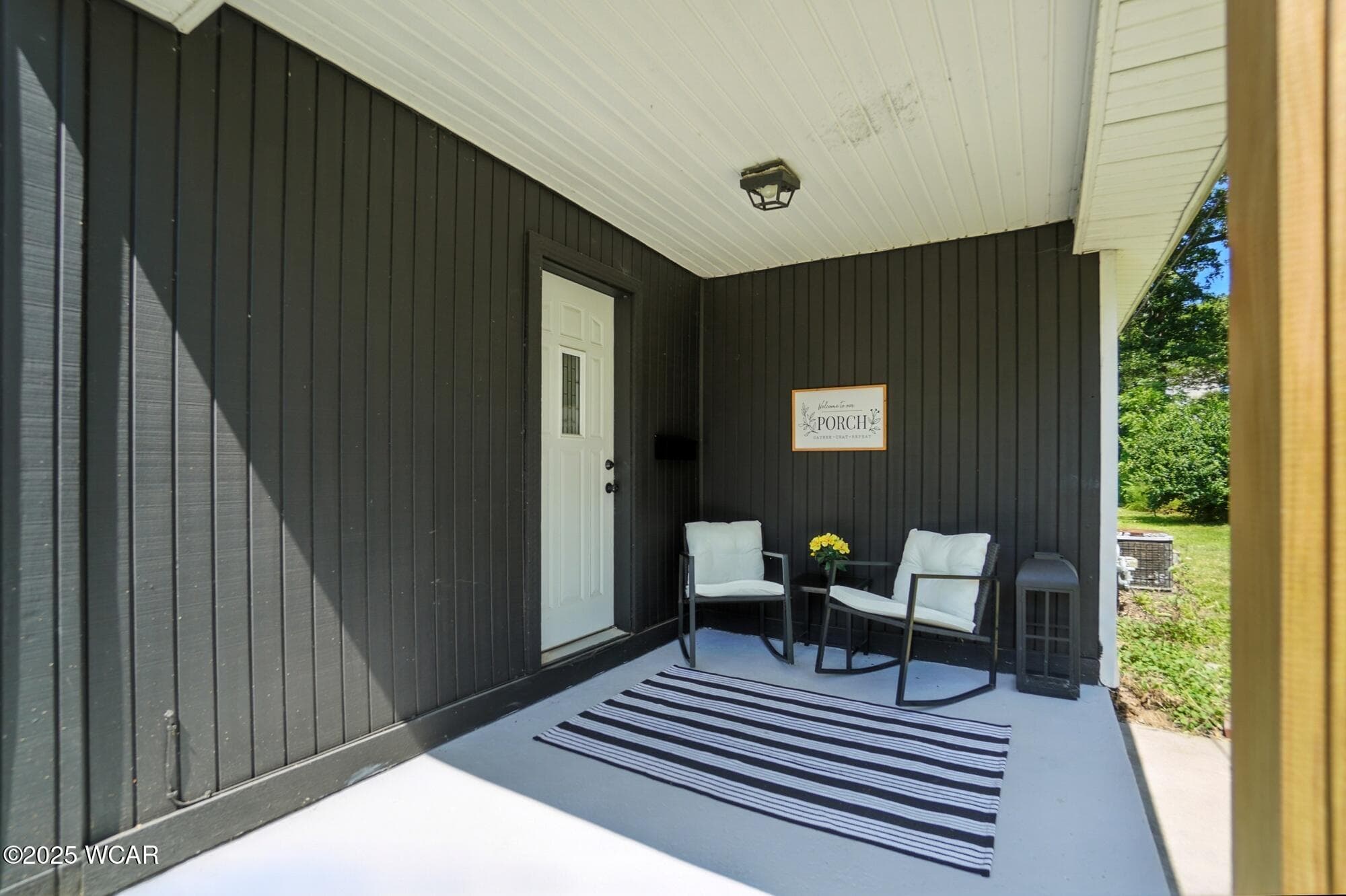 1372 Latham photo 4