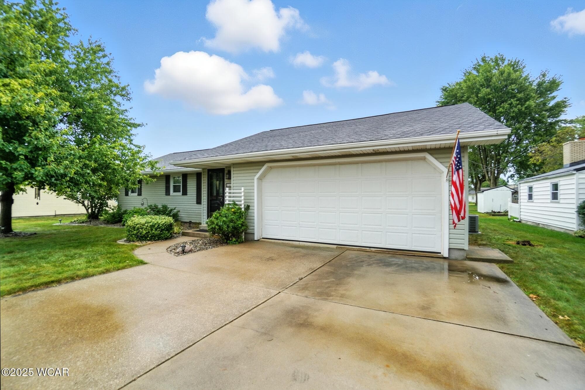 208 Elm photo 2