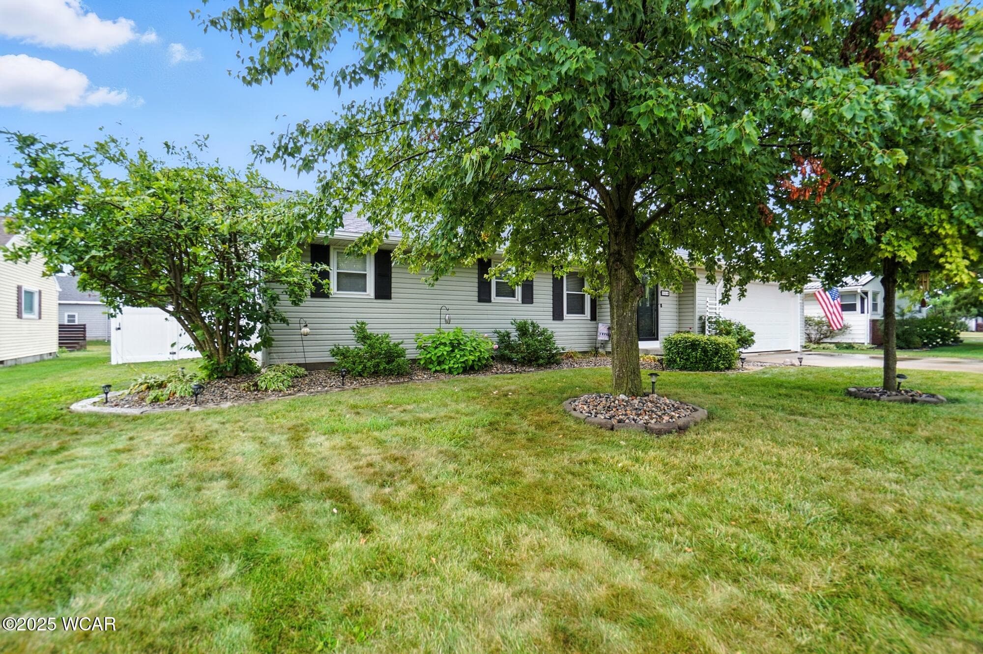 208 Elm photo 3