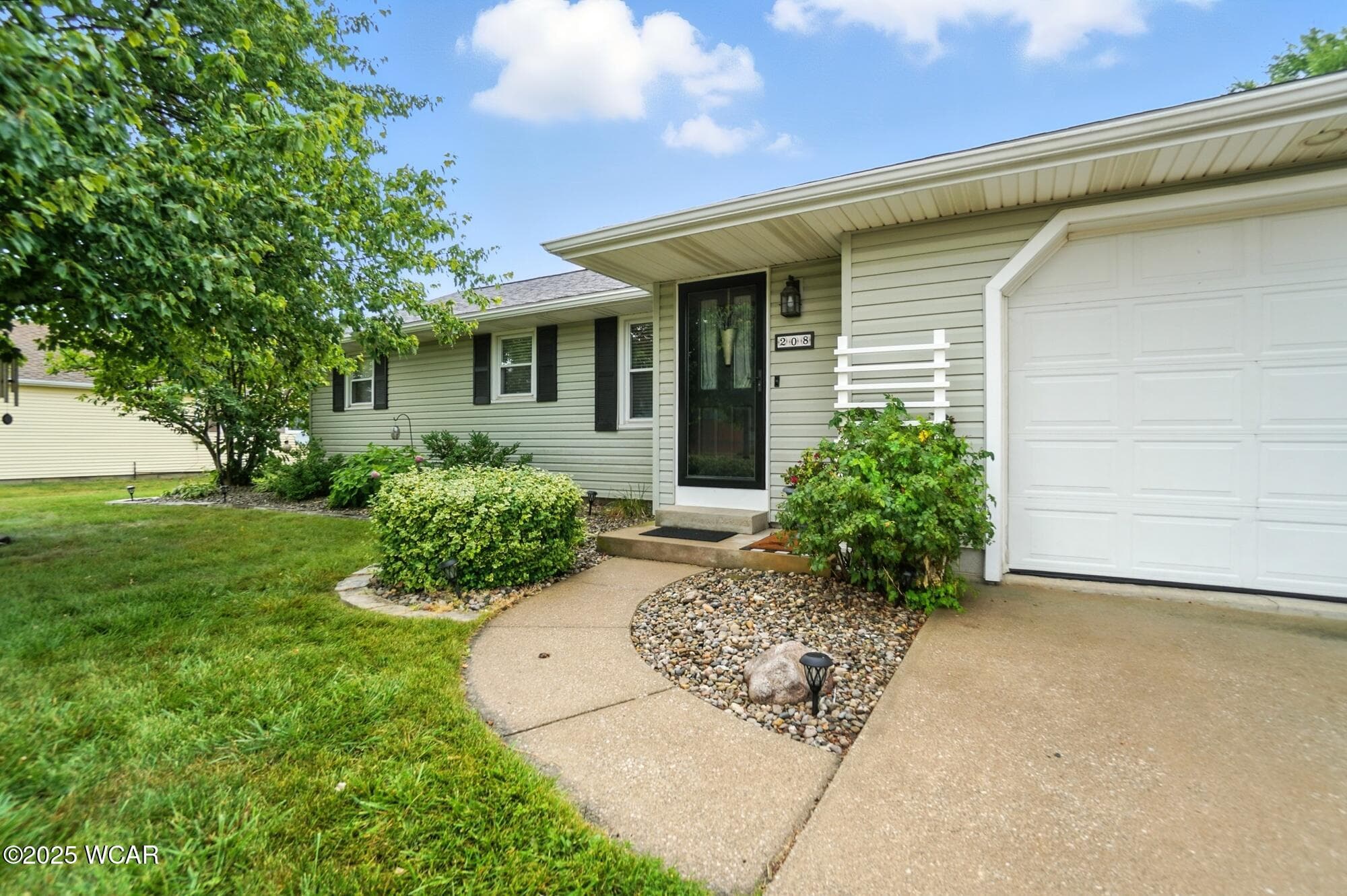 208 Elm photo 4