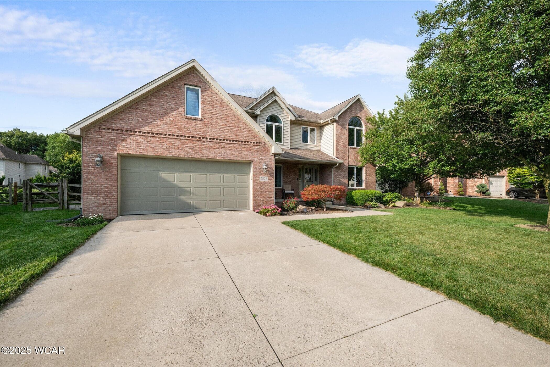 2522 Spruce Loop photo 2