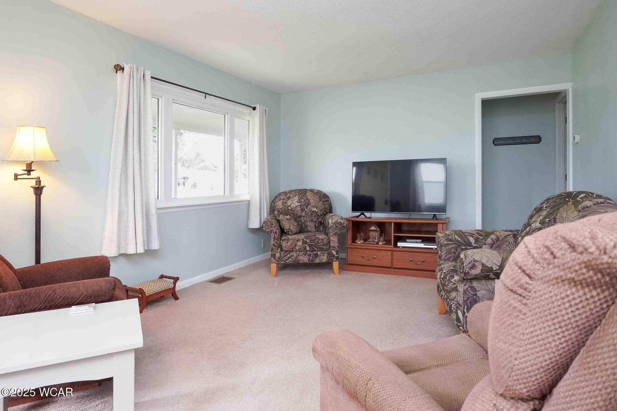704 Sherman photo 3