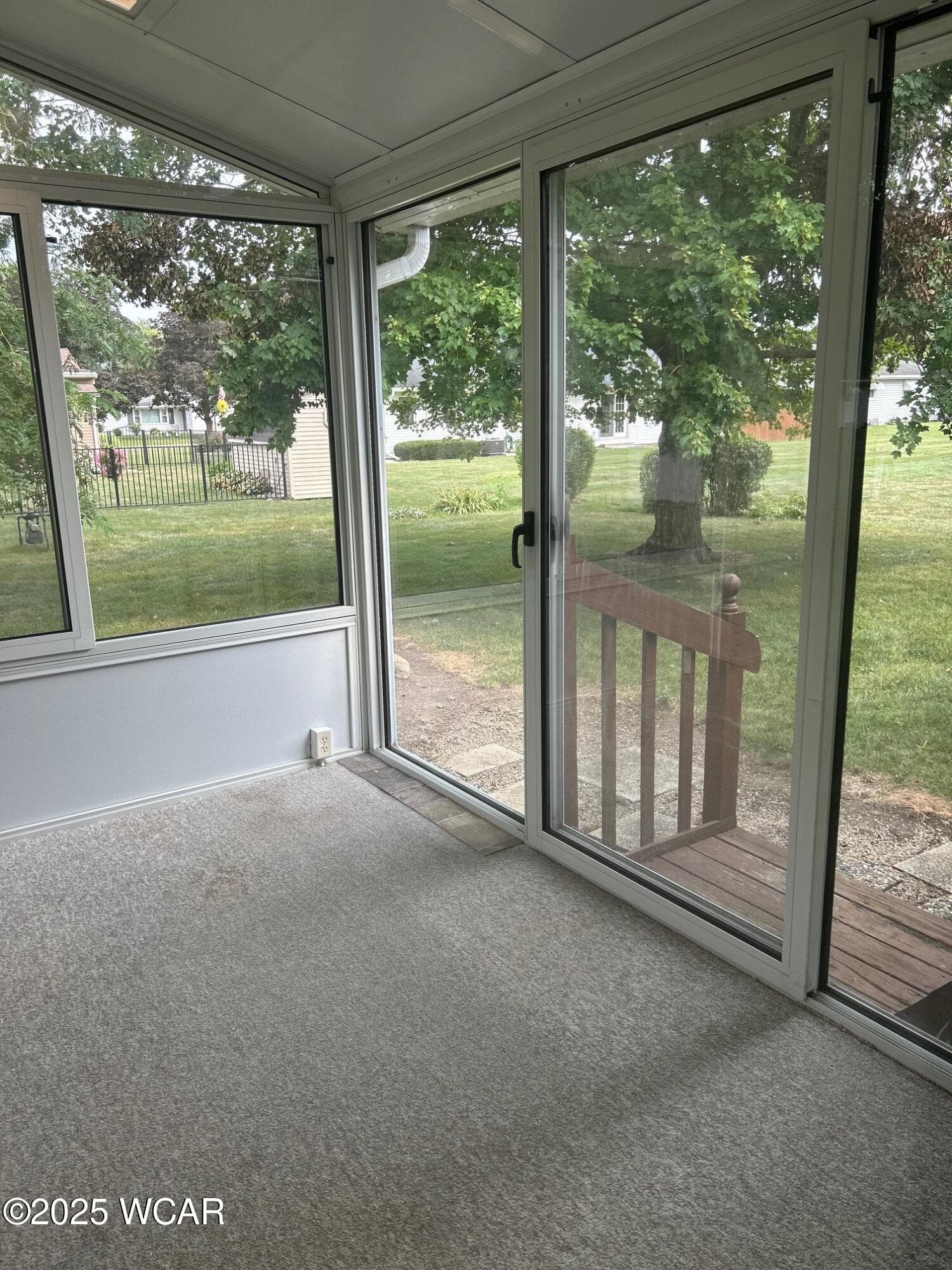 1016 Maplewood photo 5