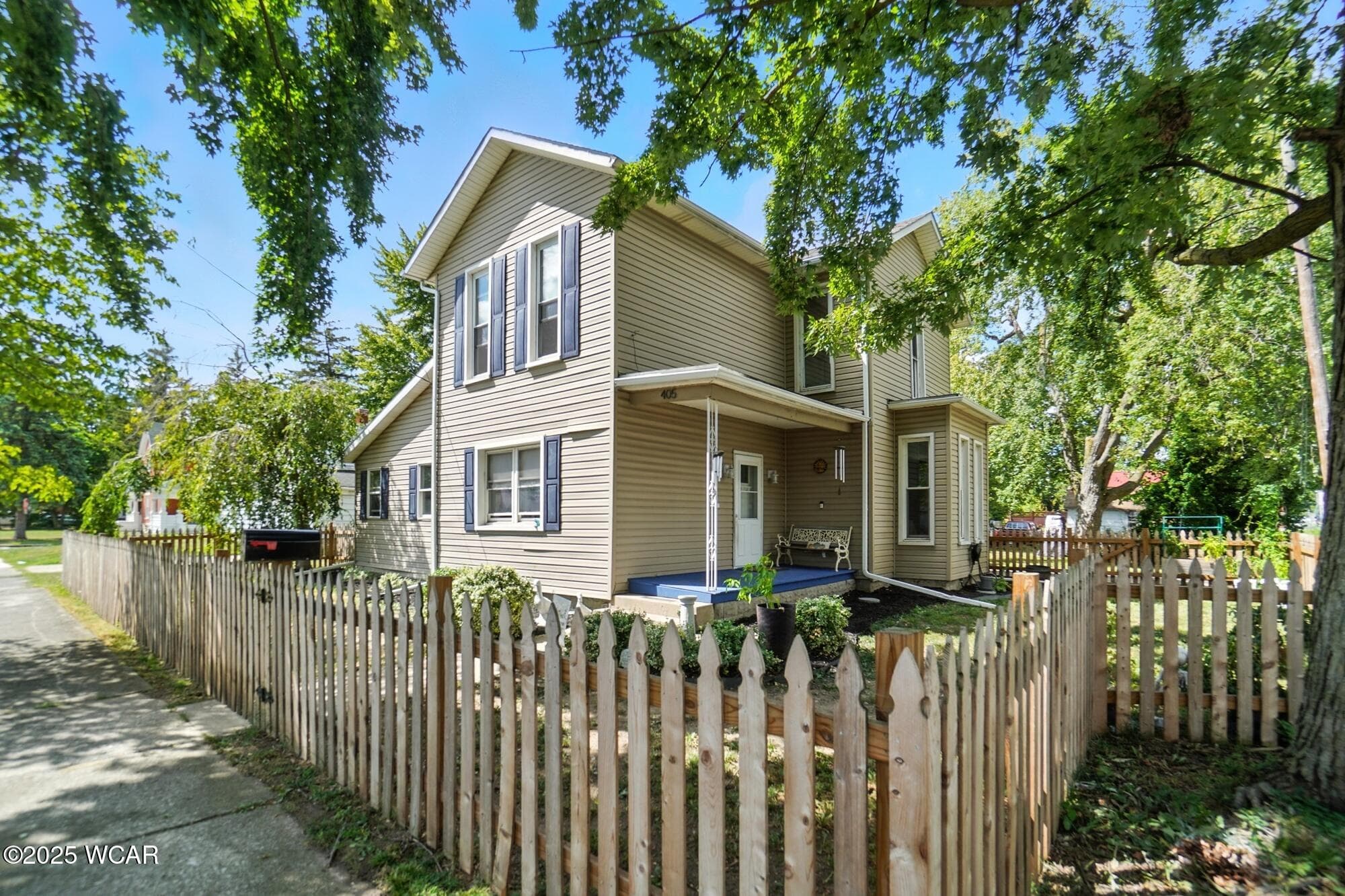 405 Franklin photo 3