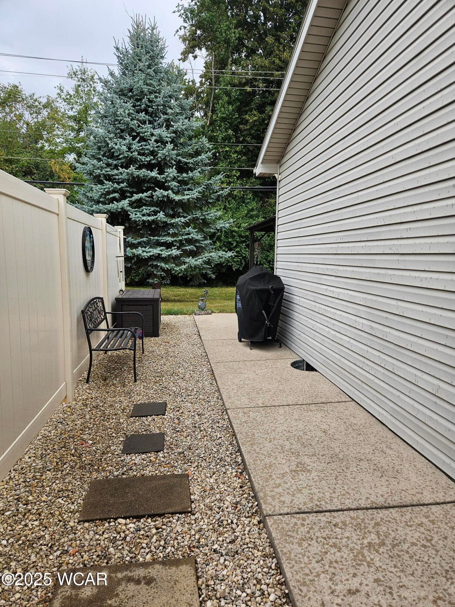 580 Westerly photo 2